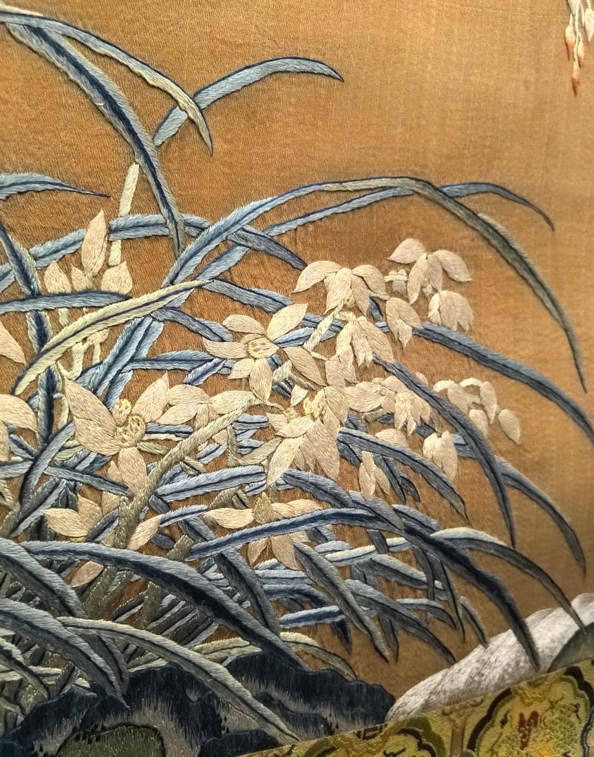 An Exquisite Flower Pattern Embroidery - 7