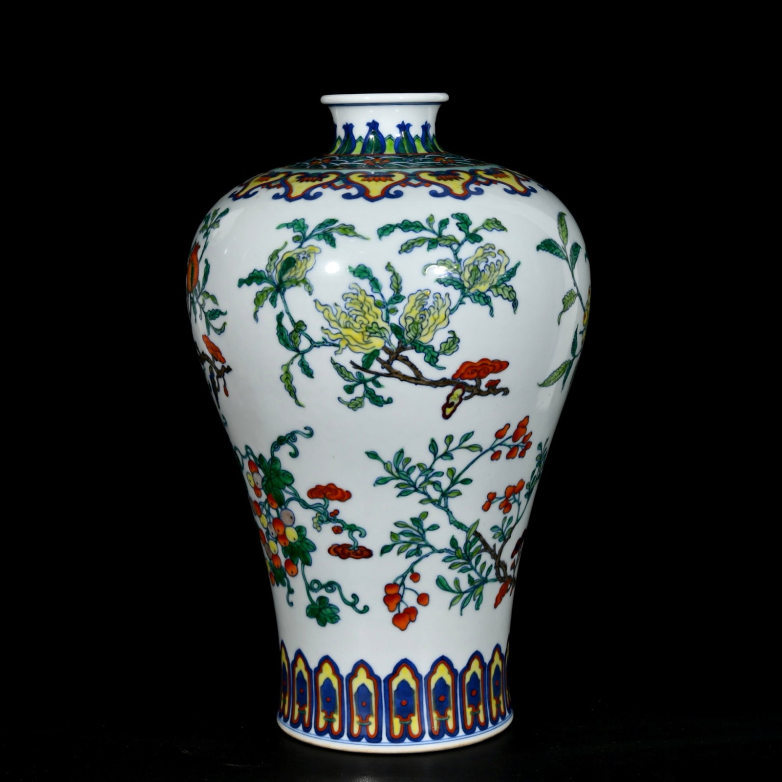 A Rare Wucai Fruit Pattern Vase - 4