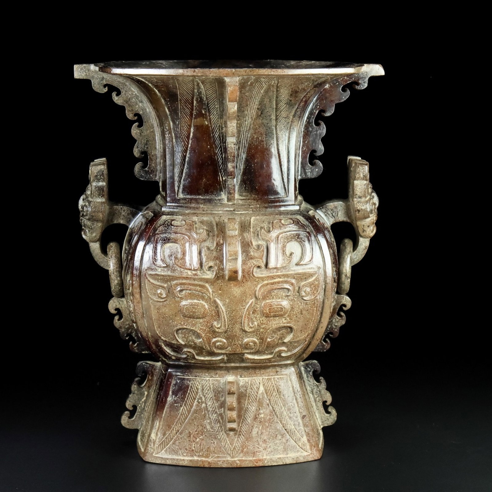 An Exquisite Archaic Jade Beast-Face Pattern Beast-Ears Vase: An Exquisite Archaic Jade Beast-Face Pattern Beast-Ears Vase,Ancient Time,China,Size:6.7inx5.5inx9.1in,Weight:2183g 高古玉兽面纹兽耳瓶,中