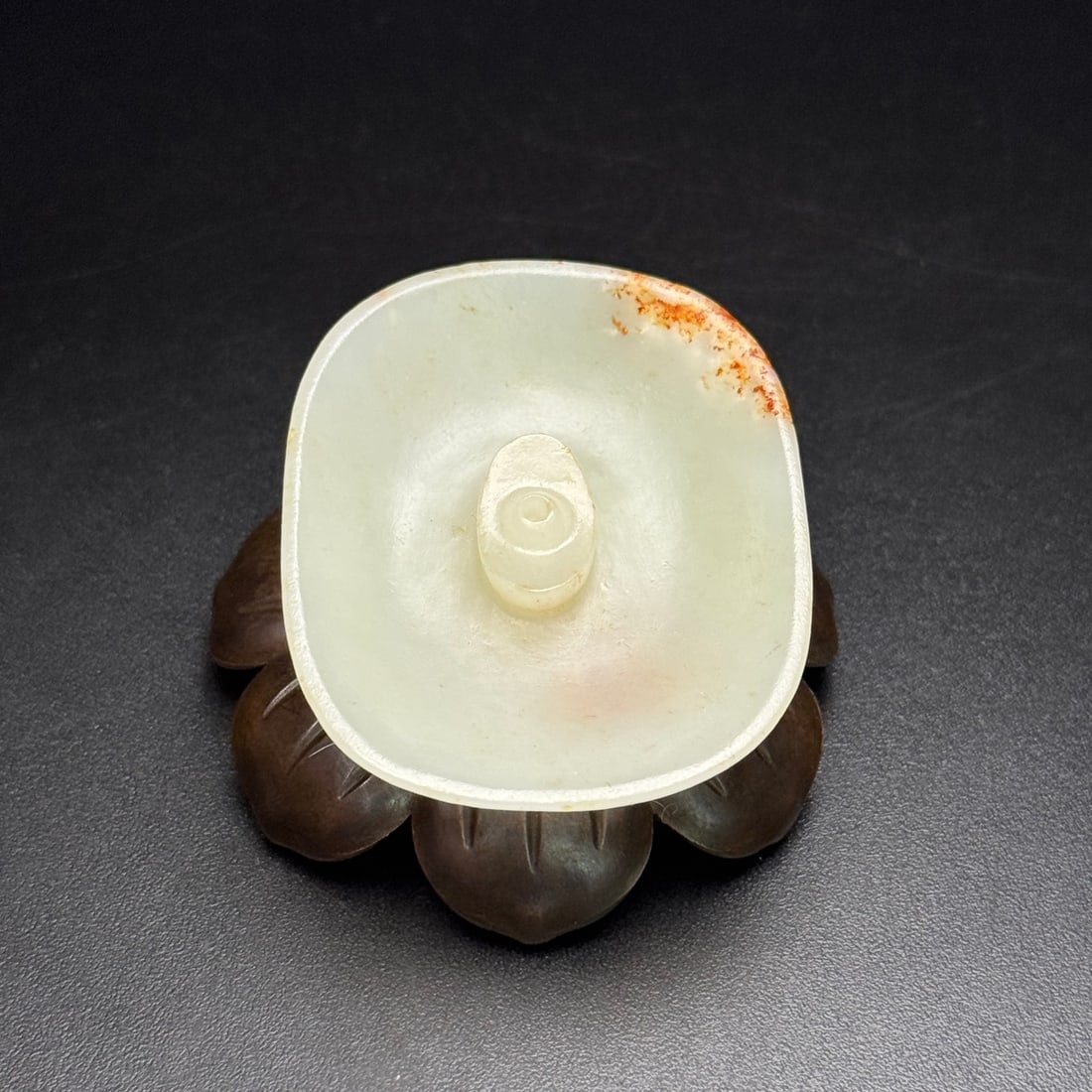 An Exquisite White Jade Ingot Pattern Incense holder: An Exquisite White Jade Ingot Pattern Incense holder,Qing Dynasty,China,Size:48mmx57mmx14mm,Weight:39g 白玉元宝纹香插,中国清代
