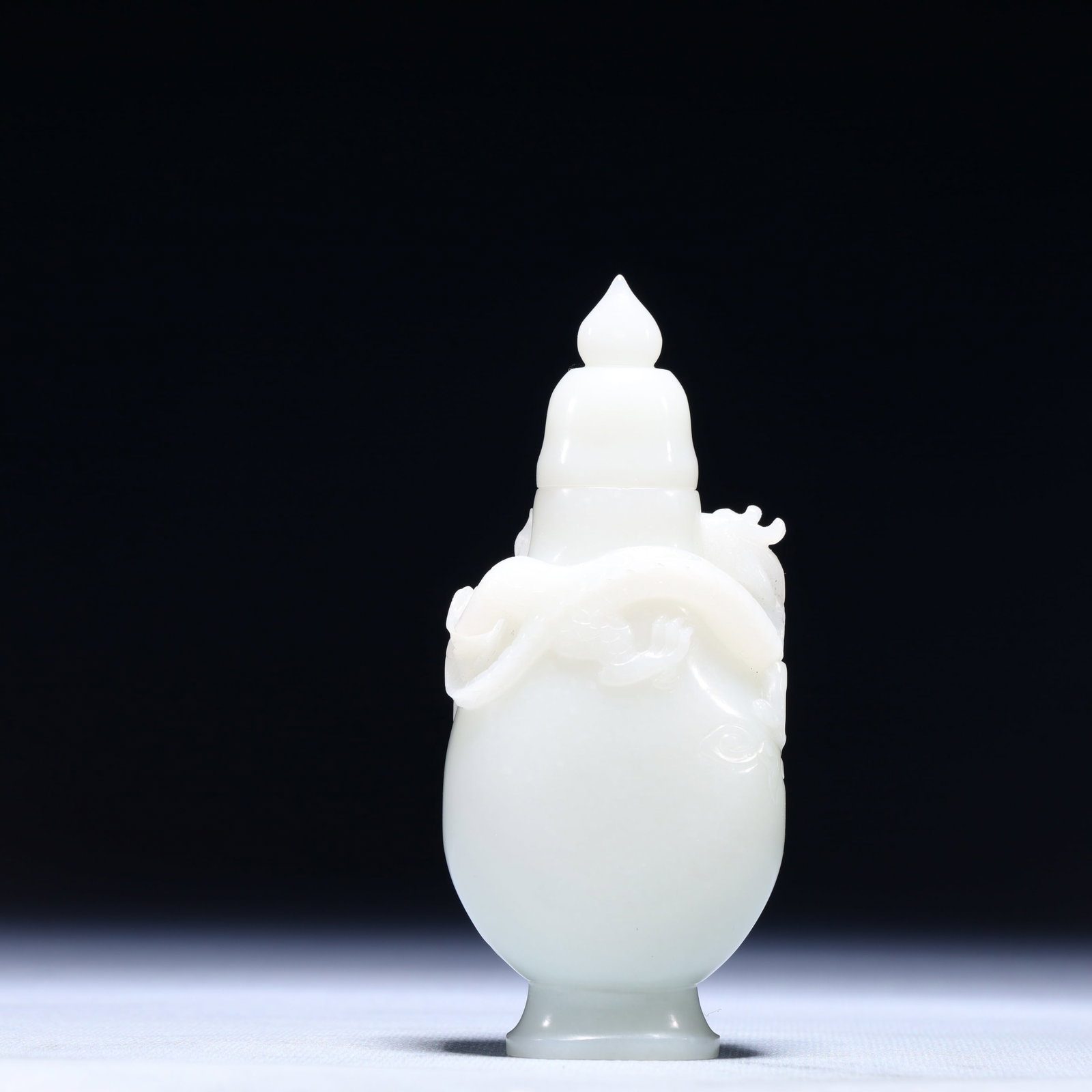 An Exquisite White Jade Dragon Pattern Bottle - 5