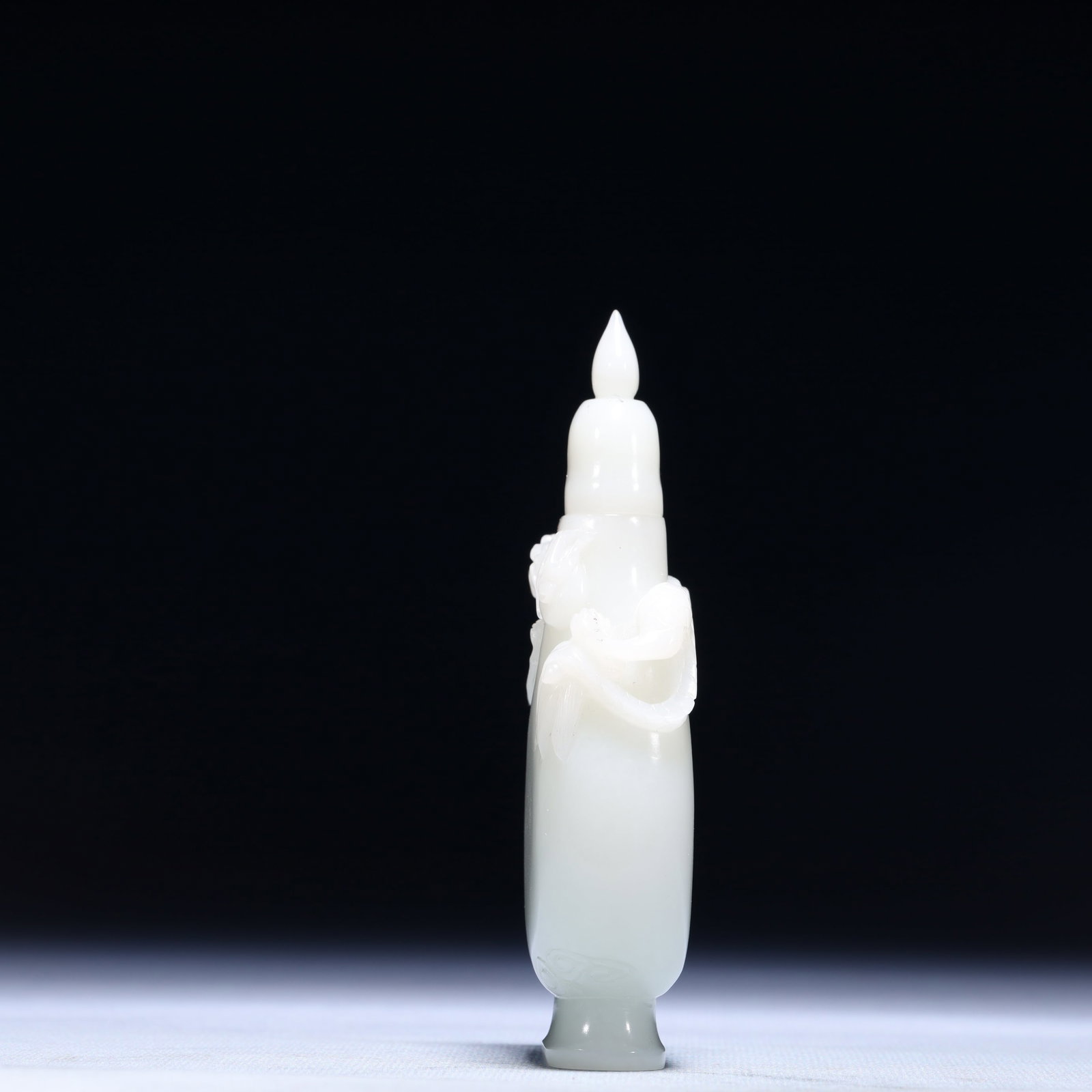 An Exquisite White Jade Dragon Pattern Bottle - 6