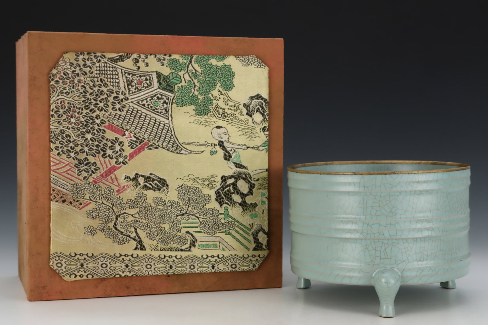An Exquisite Ru yao Sky Blue Glazed Cover with Gold Tripod Jar,with an Imperial Poem by Emperor: An Exquisite Ru yao Sky Blue Glazed Cover with Gold Tripod Jar,with an Imperial Poem by Emperor Qianlong,Song Dynasty,China,Size:5.3inx7.4in 汝窑天蓝釉金口