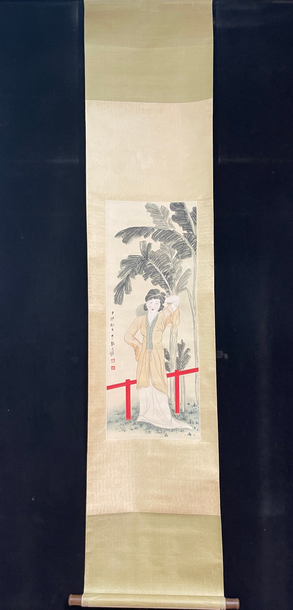 A Chinese Vertical Scroll Ink Painting of Woman on Paper,Zhang Daqian: A Chinese Vertical Scroll Ink Painting of Woman on Paper,Zhang Daqian,Size:13inx33.1in 一幅中国水墨仕女图立轴,张大千