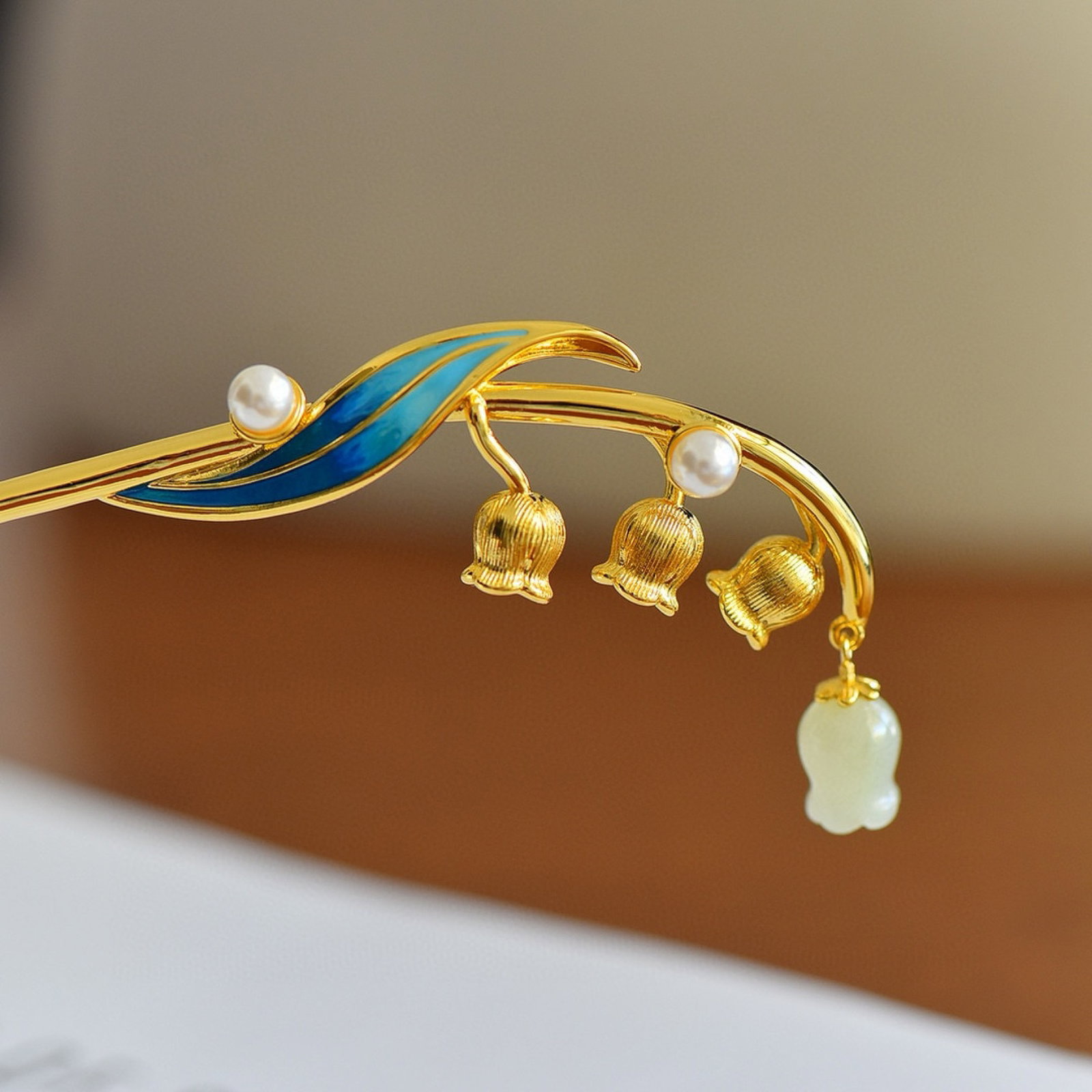 An Exquisite Bronze-Gold Plated Inlaid White Jade Hairpin,Inlaid Pearl: An Exquisite Bronze-Gold Plated Inlaid White Jade Hairpin,Inlaid Pearl,Size:9mmx11mm 铜镀金镶白玉发簪,嵌珍珠