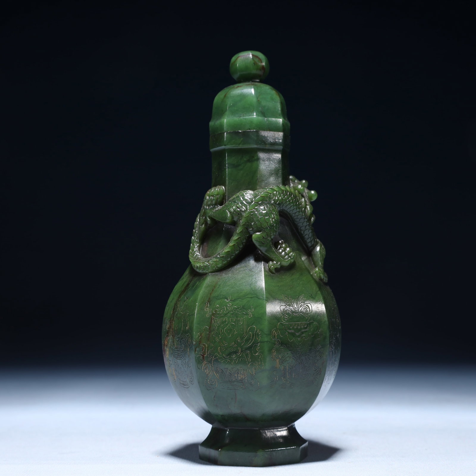 An Exquisite Jasper Dragon Pattern Vase - 3