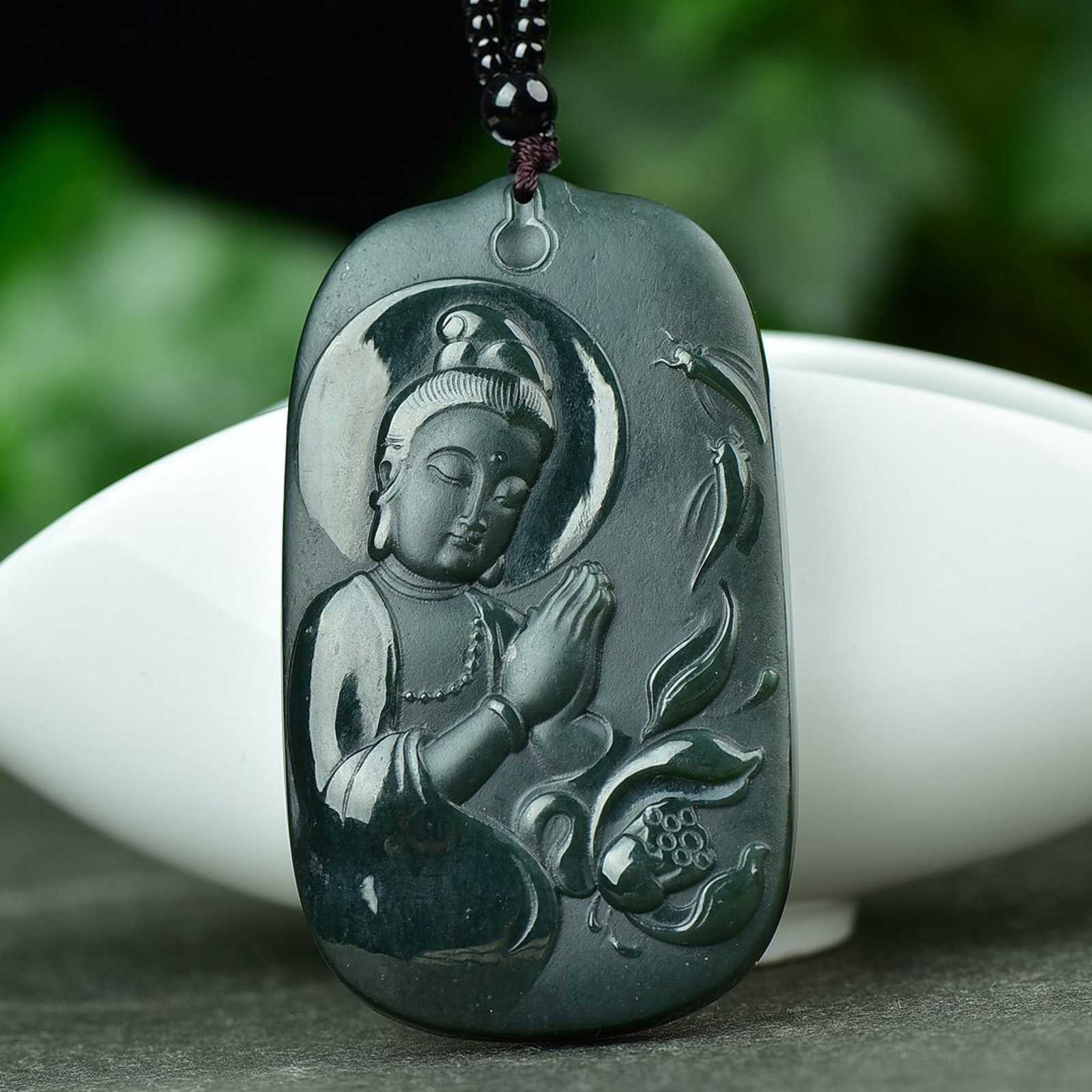 An Exquisite Sapphire Avalokitesvara,Flower and Bird Pattern Pendant: An Exquisite Sapphire Avalokitesvara,Flower and Bird Pattern Pendant,Size:36mmx62mm (寓意)吉祥 平平安安 青玉观音像花