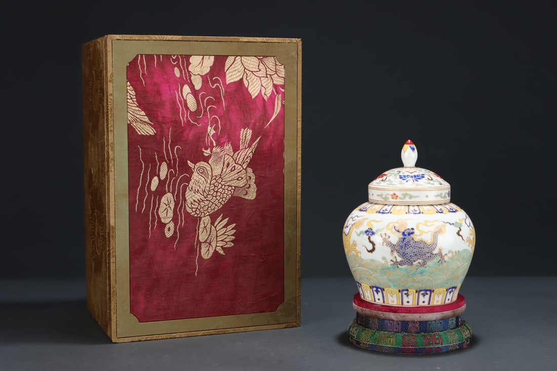 An Exquisite Wucai Seawater Auspicious Cloud and Kylin Pattern Jar with Cover: An Exquisite Wucai Seawater Auspicious Cloud and Kylin Pattern Jar with Cover,Ming Dynasty,China,Chenghua Mark,Size:7.2inx6.1in 五彩海水祥云麒麟纹