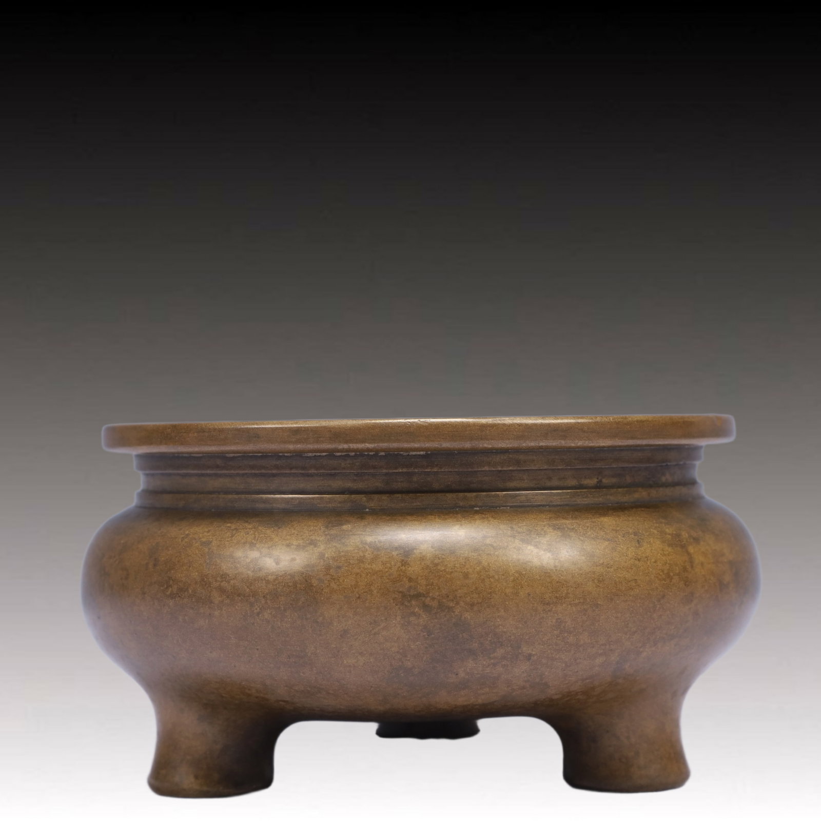 An Exquisite Bronze Tripod Censer,Ming Dynasty, China,Zhengde Four-character: An Exquisite Bronze Tripod Censer 铜三足香炉,中国明代,正德四字款