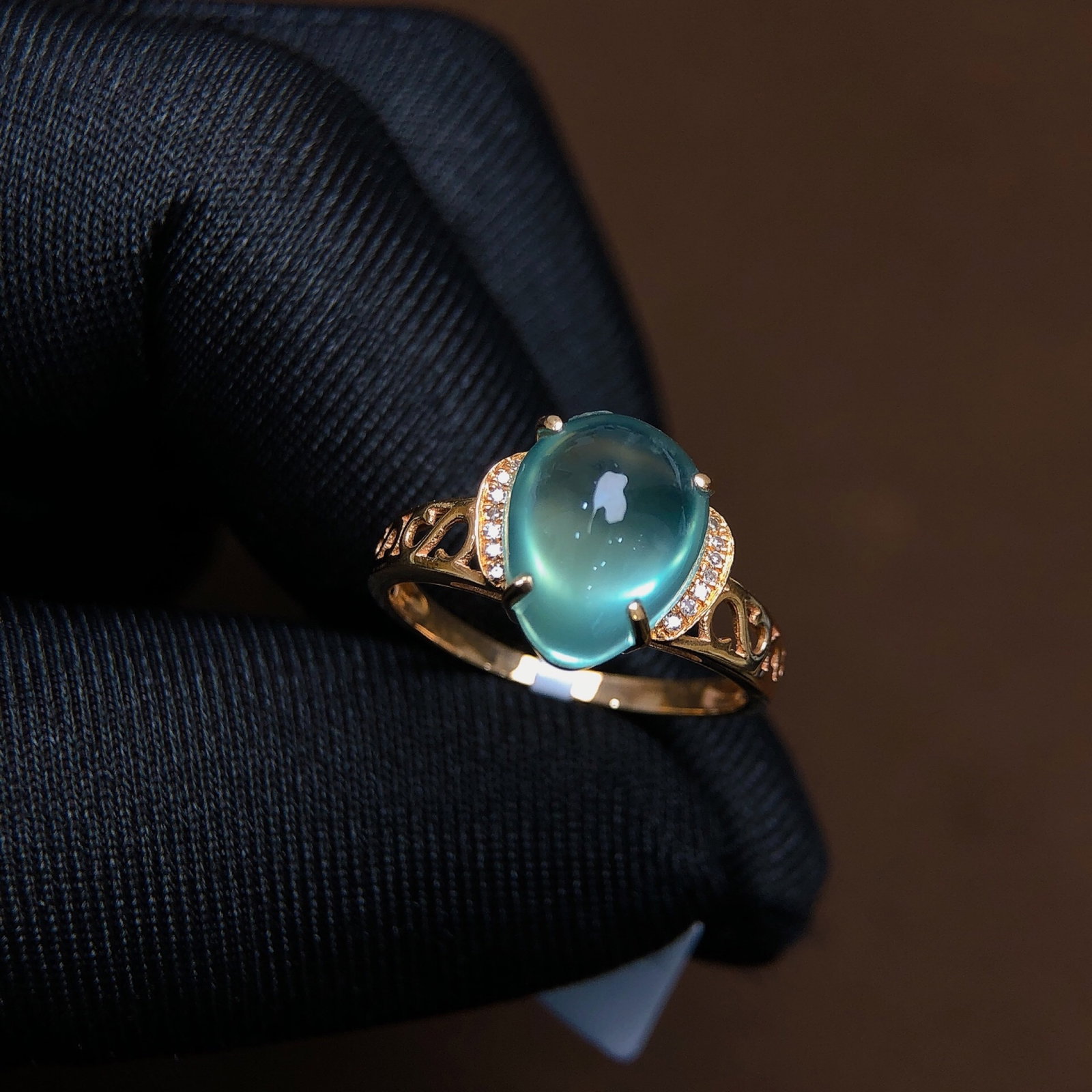 5.8Ctw Sterling Silver-Gold Plated Inlaid Natural Gemstone Ring: 5.8Ctw Sterling Silver-Gold Plated Inlaid Natural Gemstone Ring,Size:11.6mmx8.6mm 5.8Ctw纯银镀金嵌天然宝石戒指
