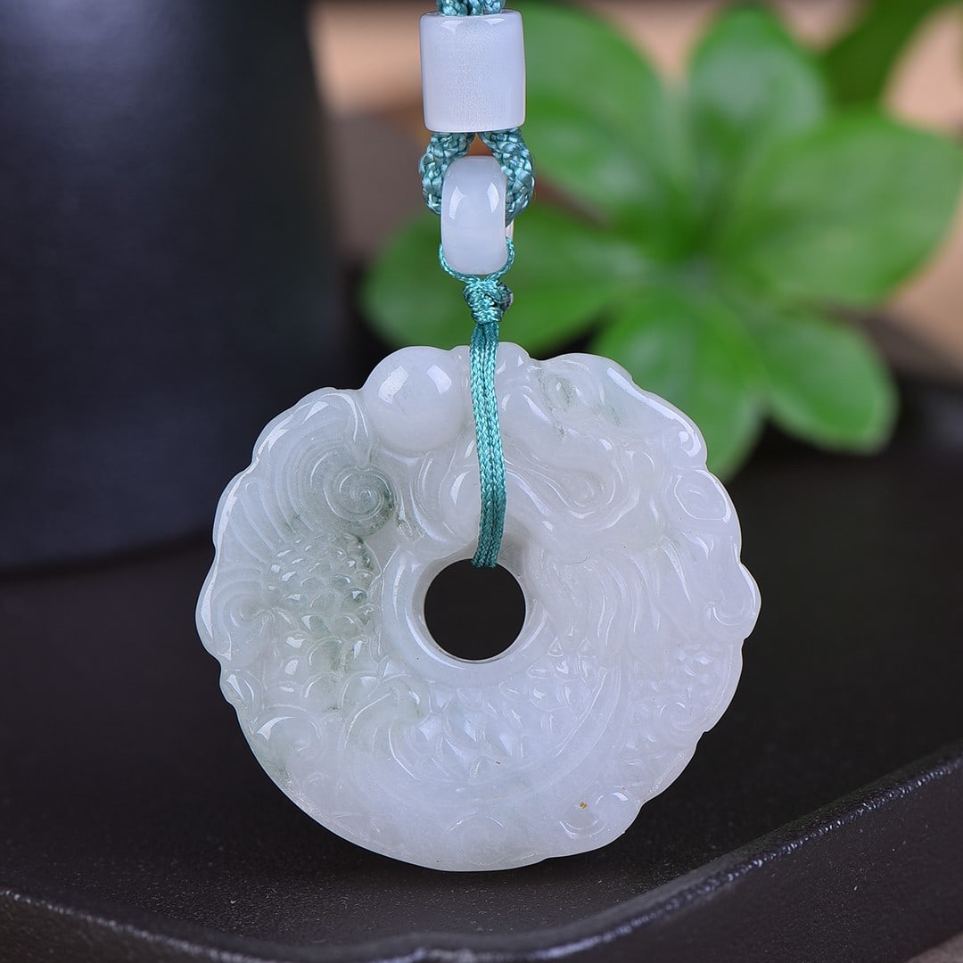 An Exquisite Jadeite Dragon Pattern Pendant: An Exquisite Jadeite Dragon Pattern Pendant,Size:44mmx44mm 翡翠龙纹挂件