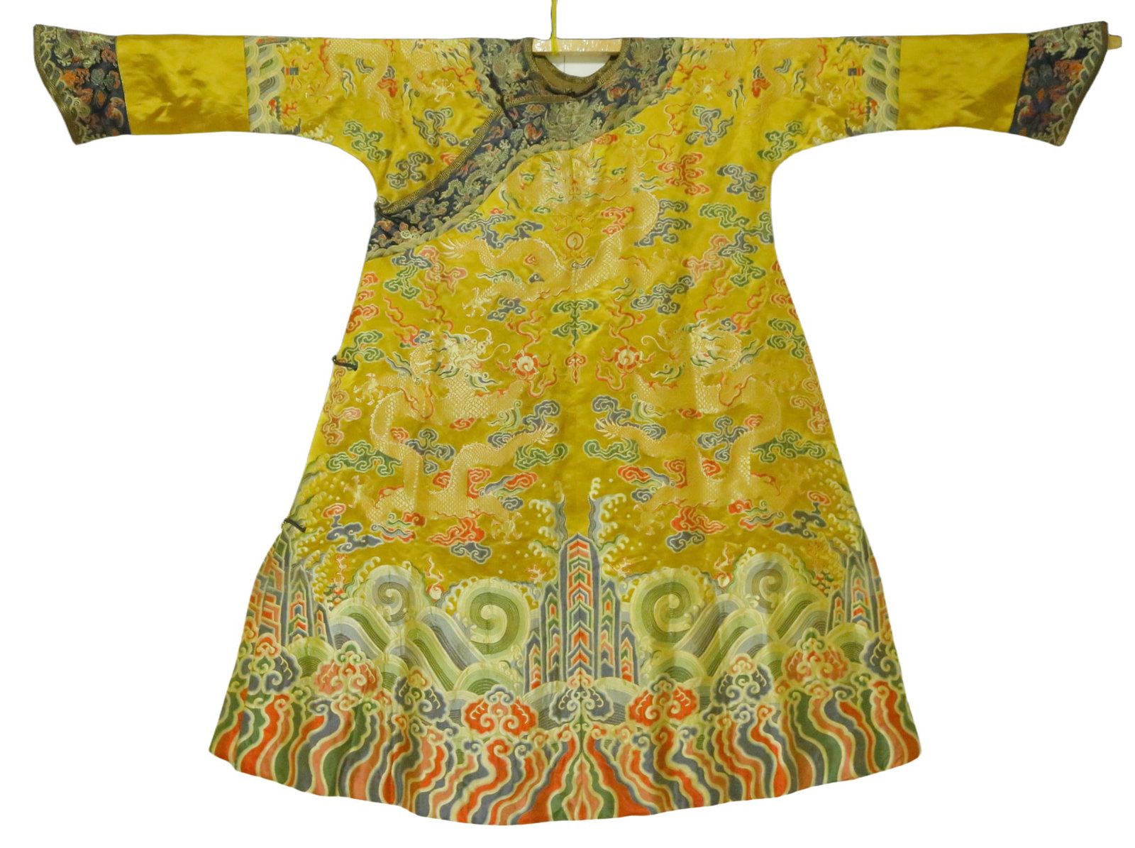 An Exquisite Kesi Imperial Robe: An Exquisite Kesi Imperial Robe,Qing Dynasty, China,Size:72.8inx51.2in 缂丝龙袍,中国清代