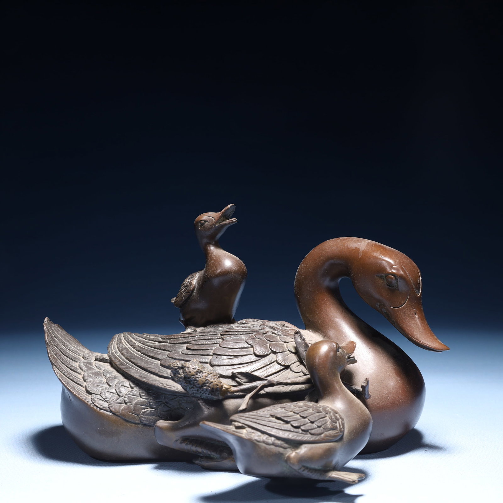 An Exquisite Bronze Goose Ornament: An Exquisite Bronze Goose Ornament,Qing Dynasty,China,Size:7.5inx5.1inx4.7in,Weight:1650g 铜鹅摆件,中国清代