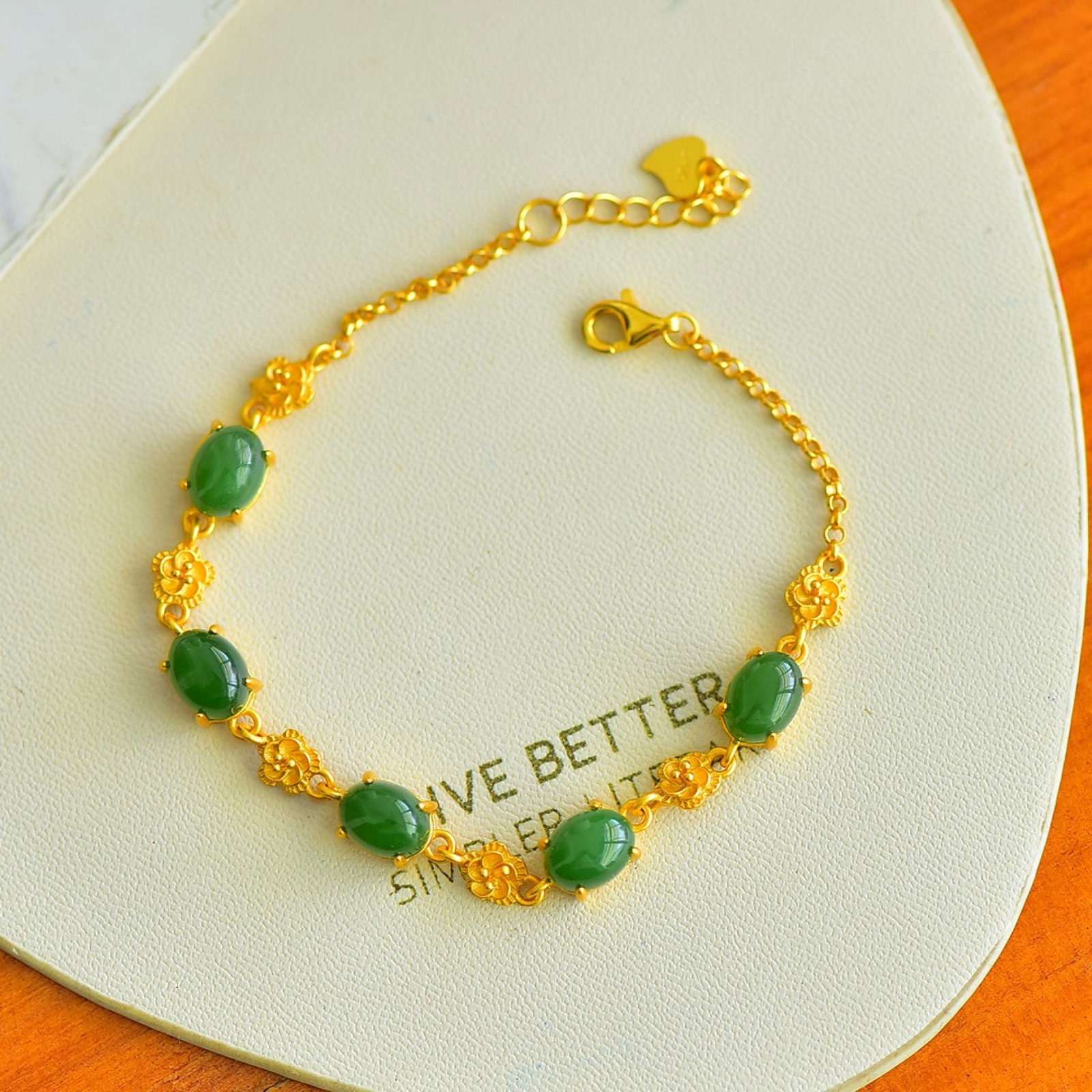 An Exquisite Sterling Silver-Gold Plated Inlaid Jasper Bracelets: An Exquisite Sterling Silver-Gold Plated Inlaid Jasper Bracelets,Size:6mmx8mm 纯银镀金镶碧玉手链