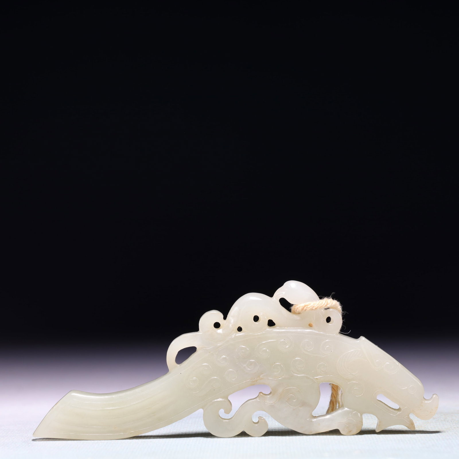 An Exquisite White Jade Dragon and Phoenix Ornament (1 of 7)