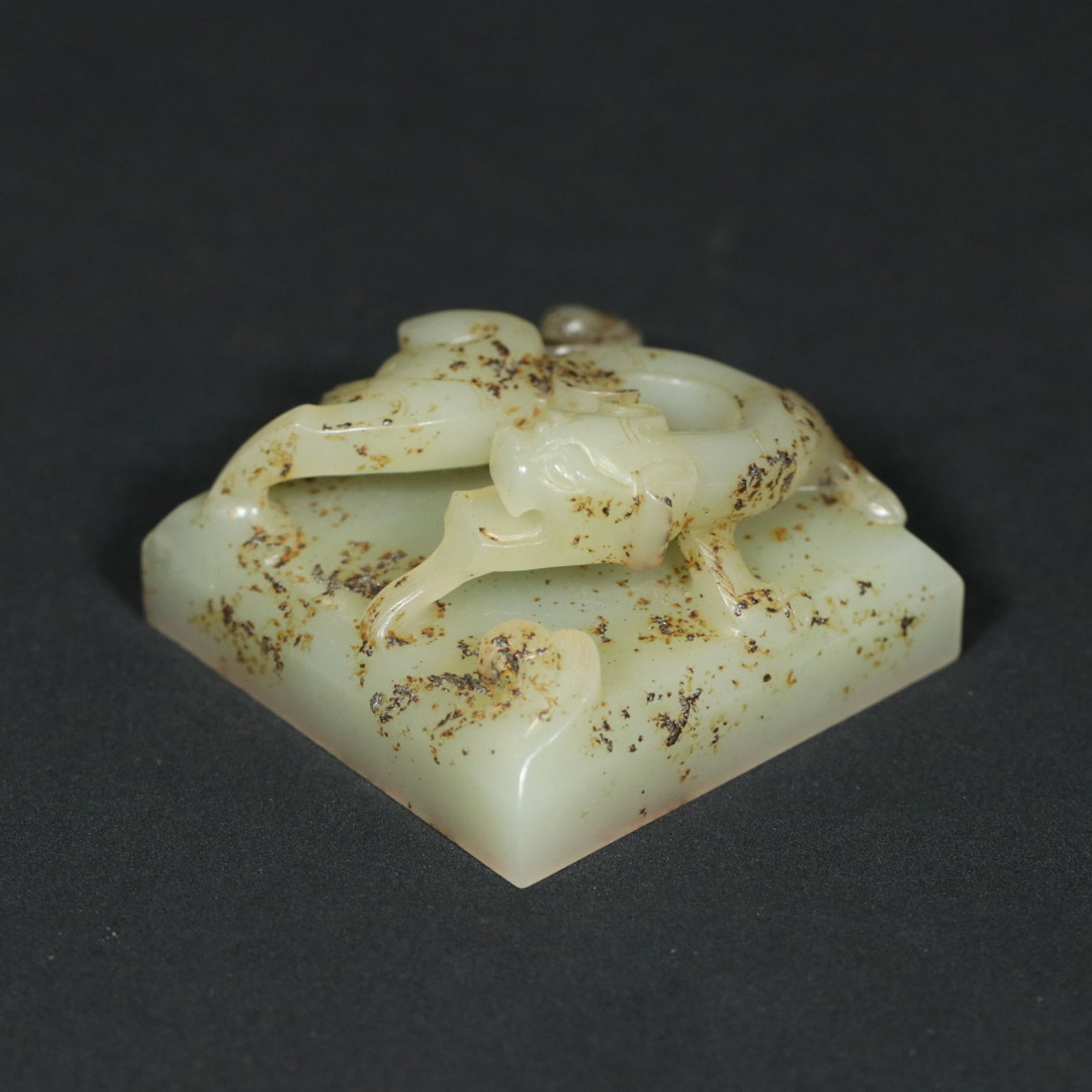 An Exquisite White Jade Chi-Dragon Pattern Seal: An Exquisite White Jade Chi-Dragon Pattern Seal,Qing Dynasty,China,Size:1.2inx2inx2in,Weight:116.7g 白玉螭龙纹印章,中国清代