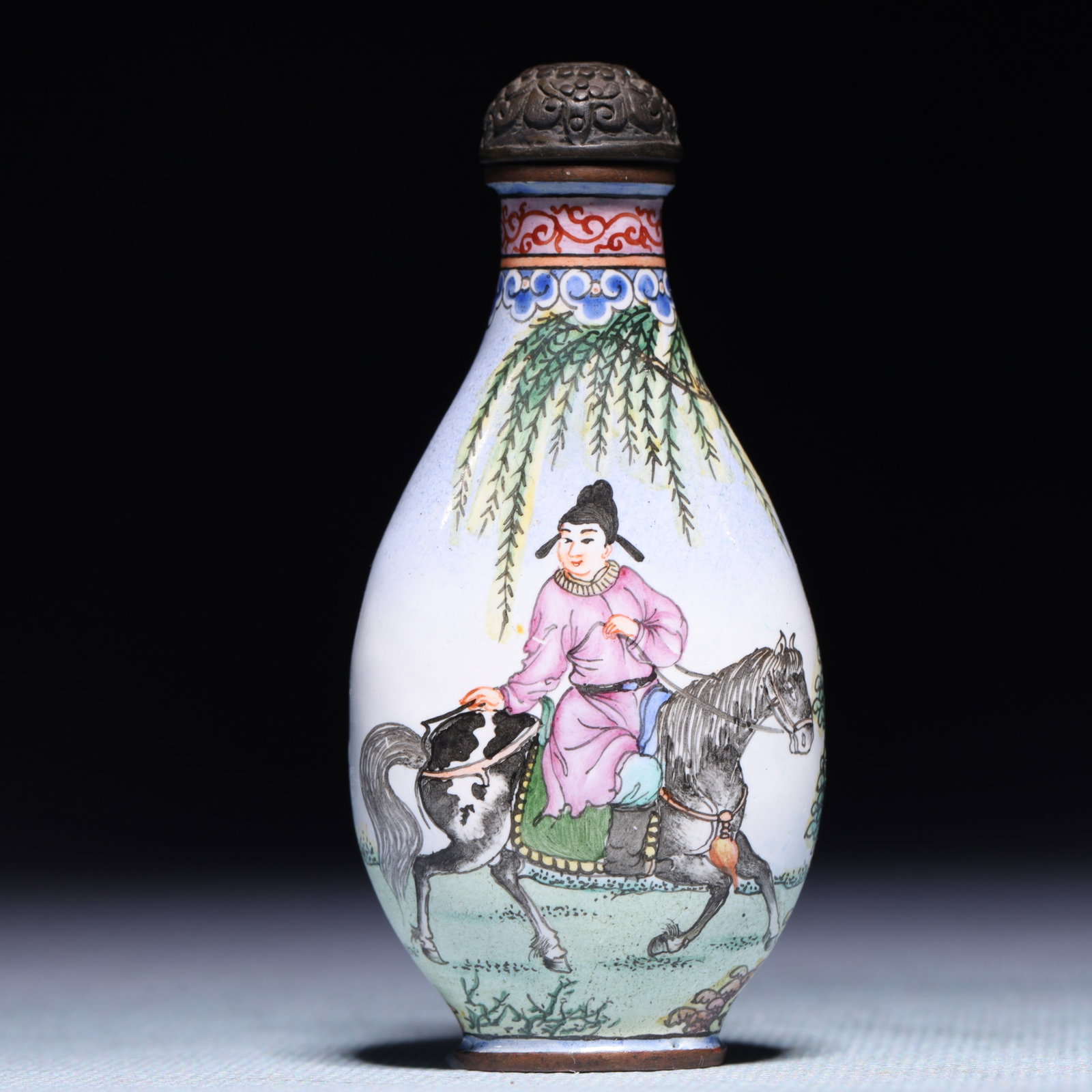 An Exquisite Painted Enamel Figure Riding Horse Pattern Snuff Bottle (1 of 8)