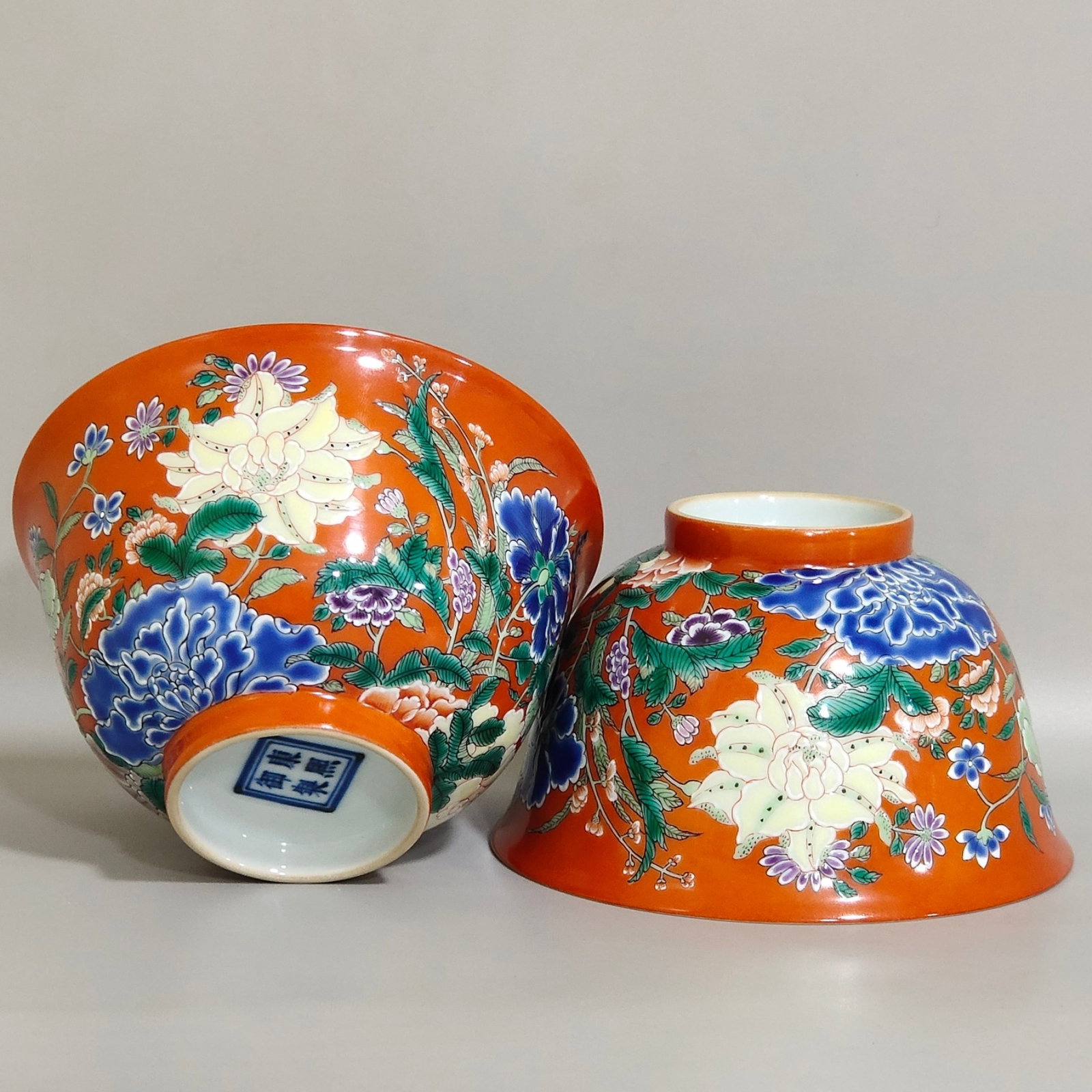 A Pair of Exquisite Coral Red Glazed Flower Pattern Bowls: A Pair of Exquisite Coral Red Glazed Flower Pattern Bowls,Qing Dynasty,China,Kangxi Four-character Mark,Size:2.6inx4.3in 一对珊瑚红花卉纹碗,ߑ