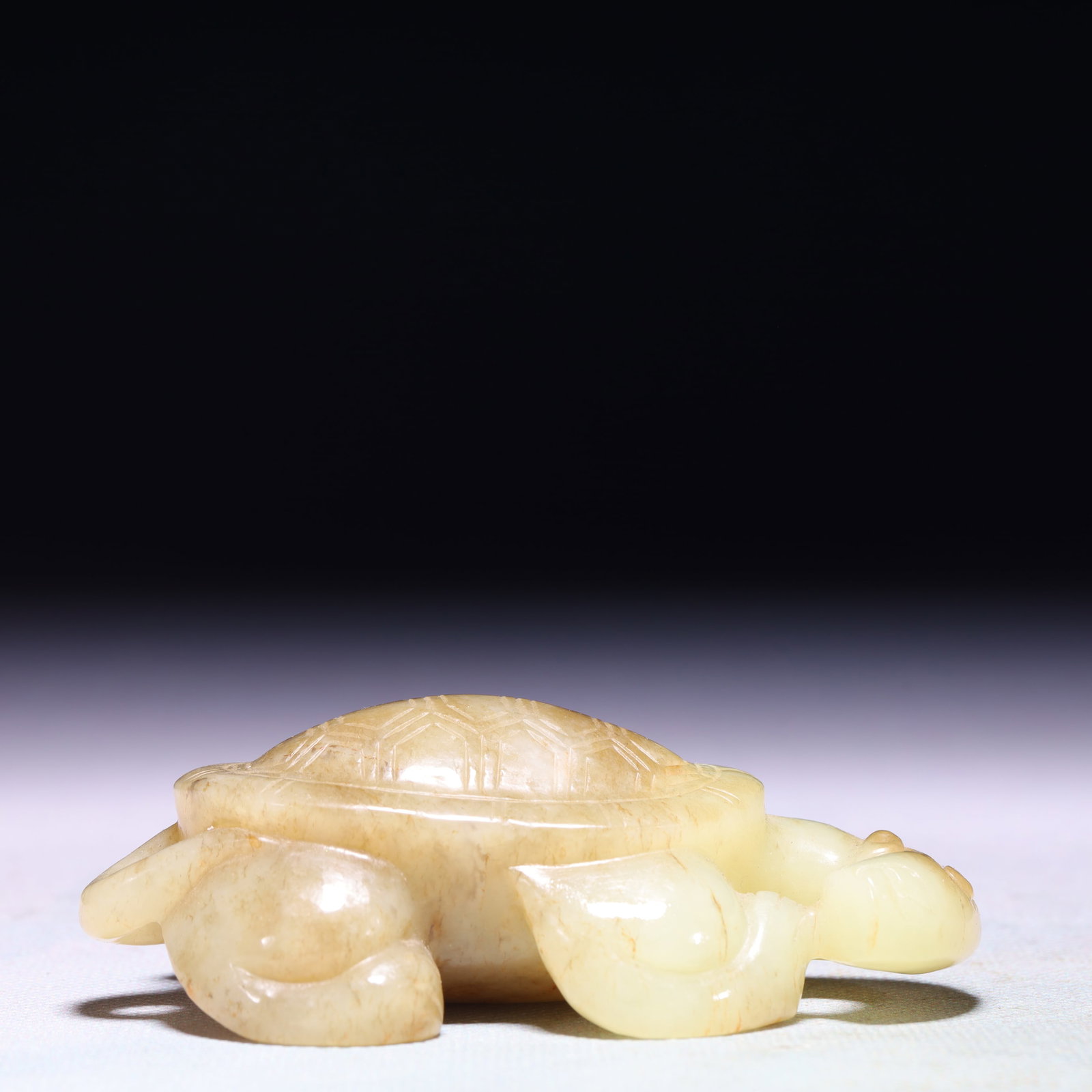An Exquisite White Jade Turtle Ornament: An Exquisite White Jade Turtle Ornament,Qing Dynasty,China,Size:3.5inx2.2inx1in,Weight:196.5g 白玉龟摆件,中国清代