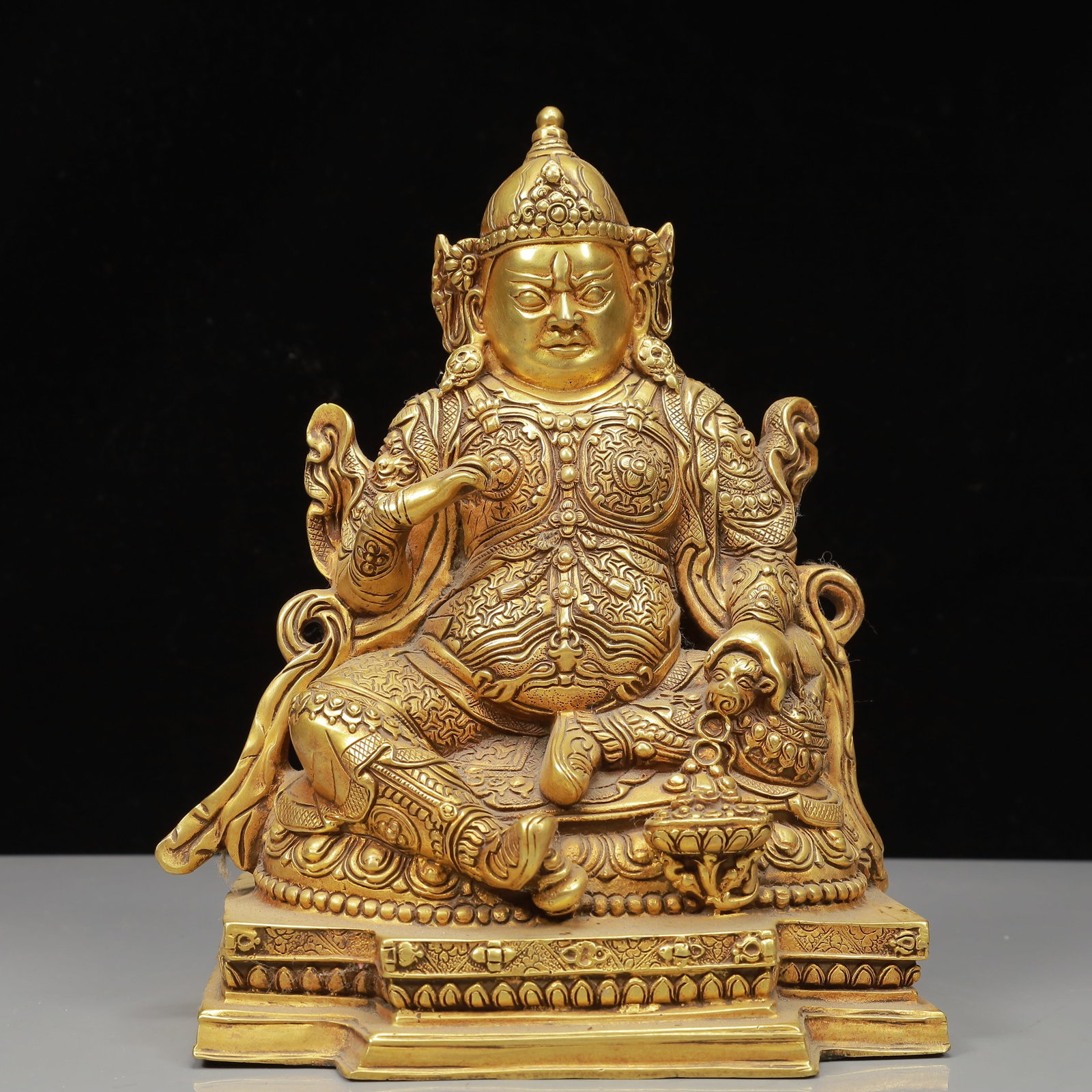 A Solemn Gilt Bronze Statue of Mammon: A Solemn Gilt Bronze Statue of Mammon,Ming Dynasty, China,Yongle Six-character Mark,Size:7.1inx5.5inx10.2in,Weight:4300g 铜鎏金财神像,中国明ߣ