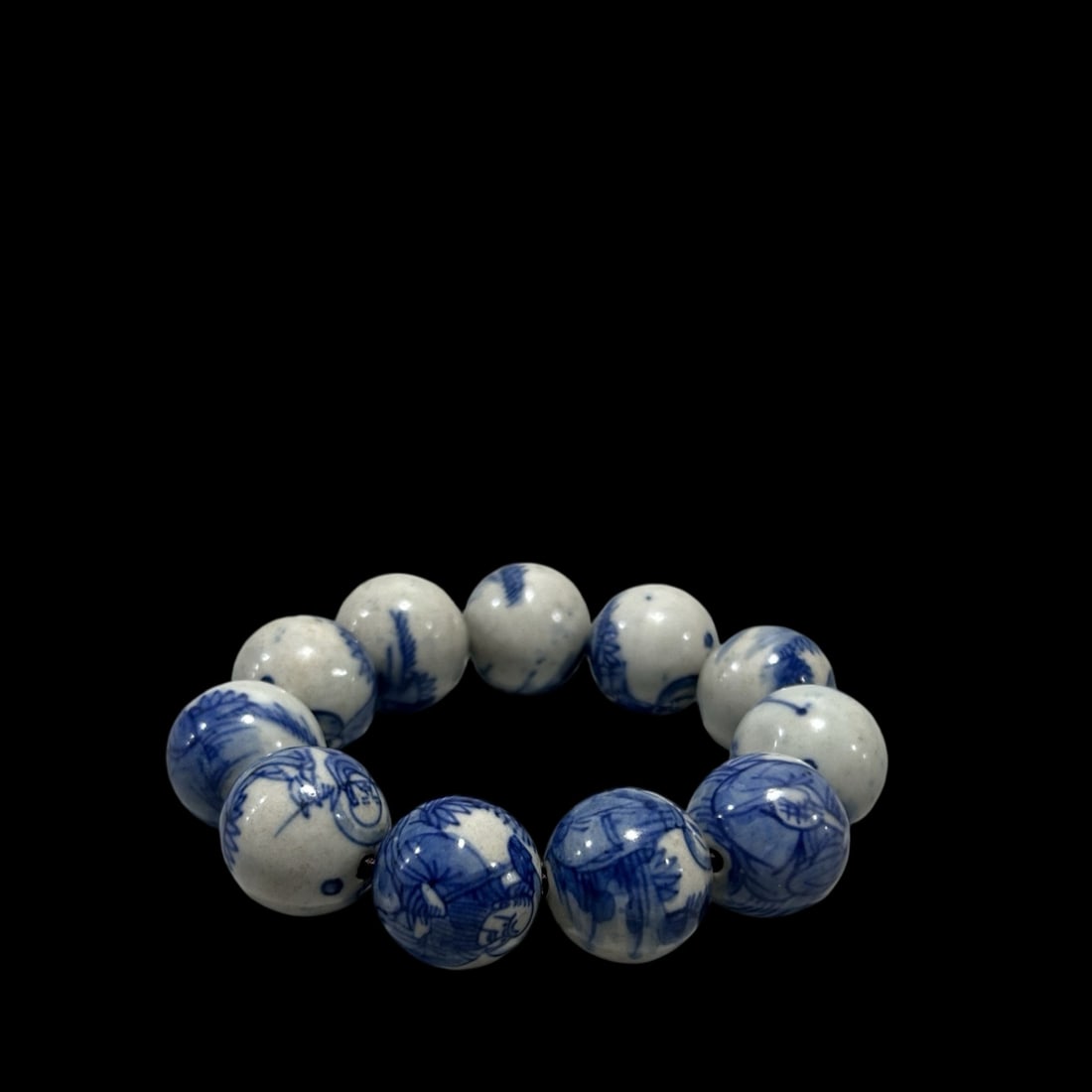 An Exquisite Blue and White Statue of Arhat Pattern Bracelets: An Exquisite Blue and White Statue of Arhat Pattern Bracelets,Qing Dynasty,China,Size:3.9inx1in