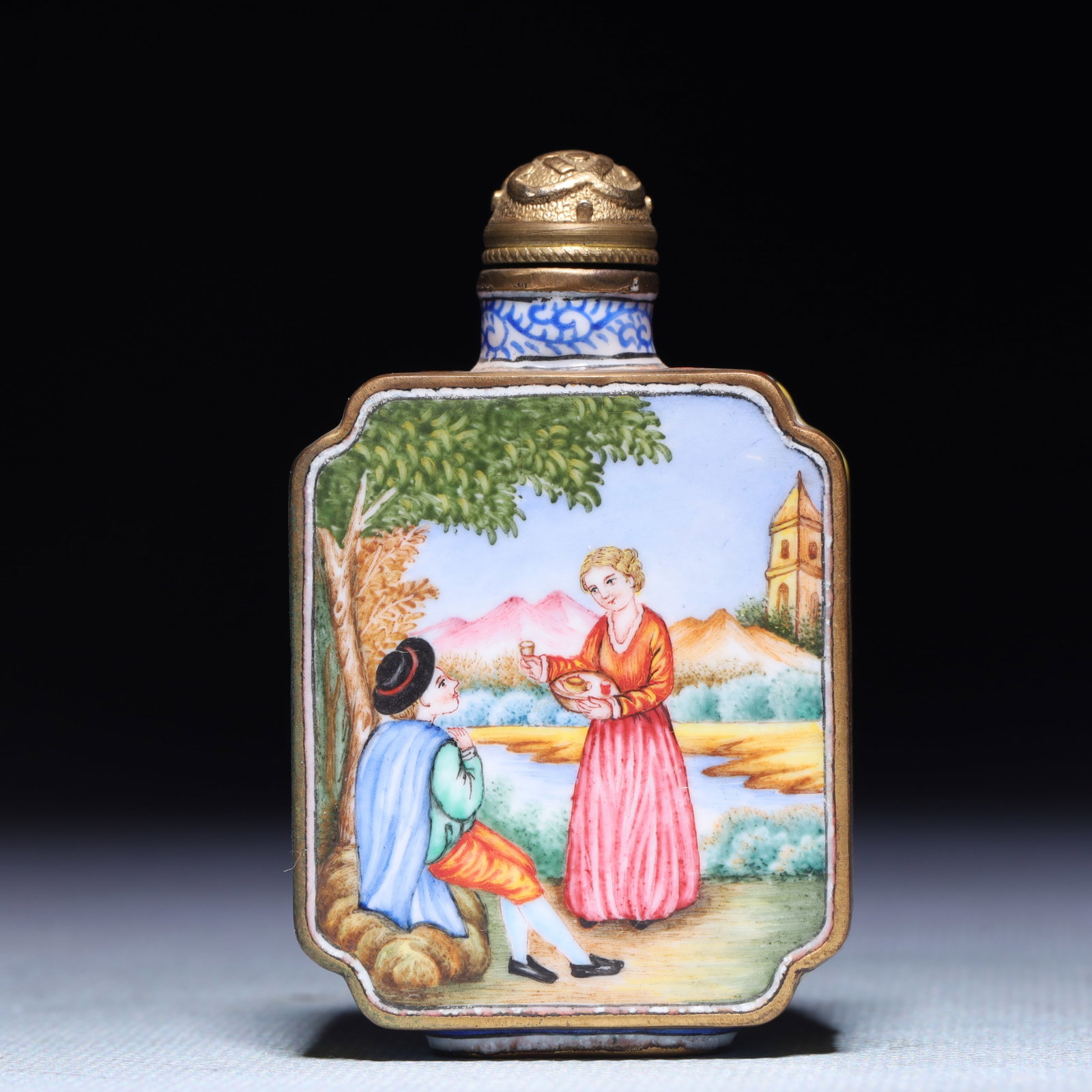 An Exquisite Painted Enamel Figure Pattern Snuff Bottle: An Exquisite Painted Enamel Figure Pattern Snuff Bottle,Qing Dynasty,China,Qianlong Four-character Mark,Size:1.6inx0.6inx2.8in,Weight:71.2g 画珐琅人物纹鼻