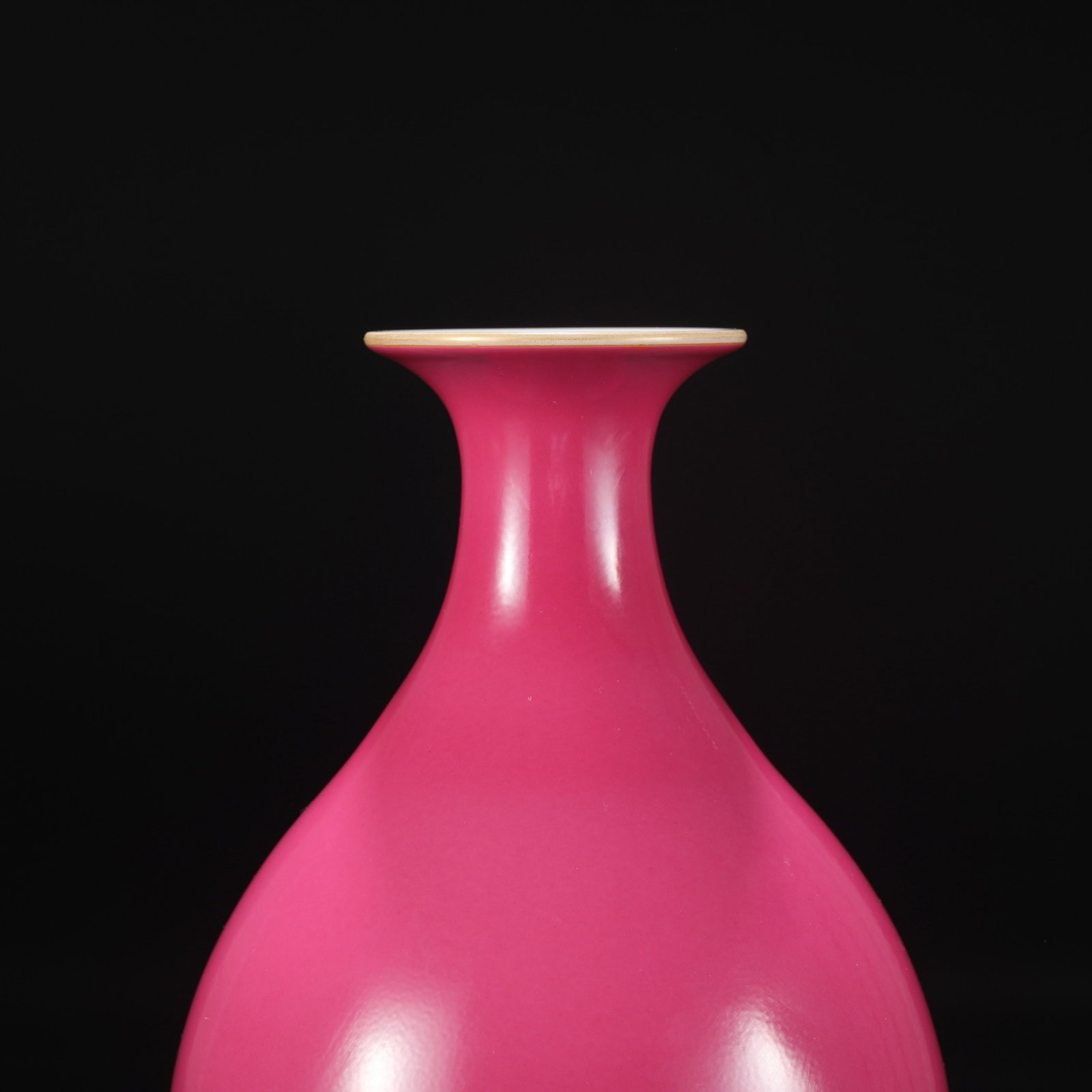 An Exquisite Ruby Red-Glazed Vase - 3