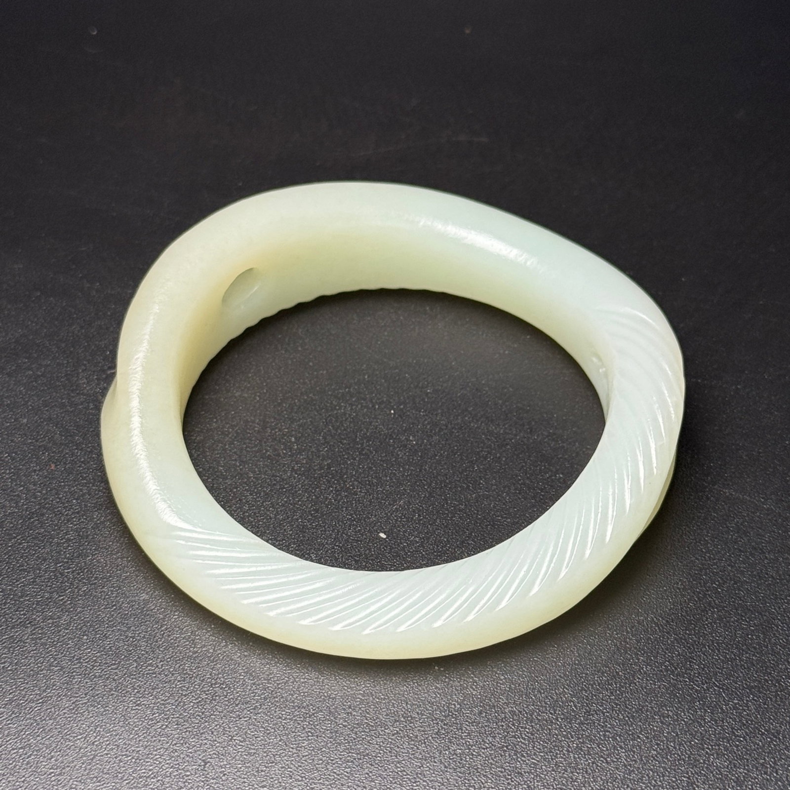 An Exquisite White Jade Bracelet (1 of 7)
