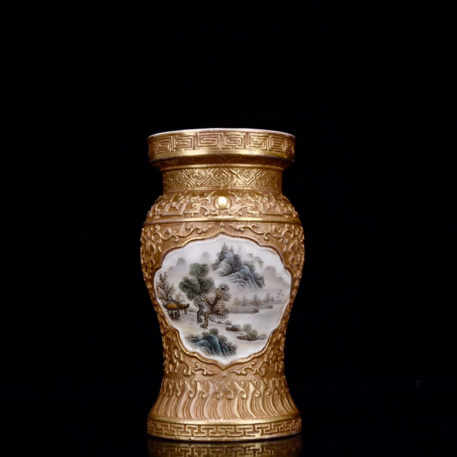 An Exquisite Gold Ground Light Crimson Color Landscape Pattern Vase: An Exquisite Gold Ground Light Crimson Color Landscape Pattern Vase,Qing Dynasty,China,Qianlong Six-character Mark,Size:5.1inx3in 金地浅绛彩山水纹ல