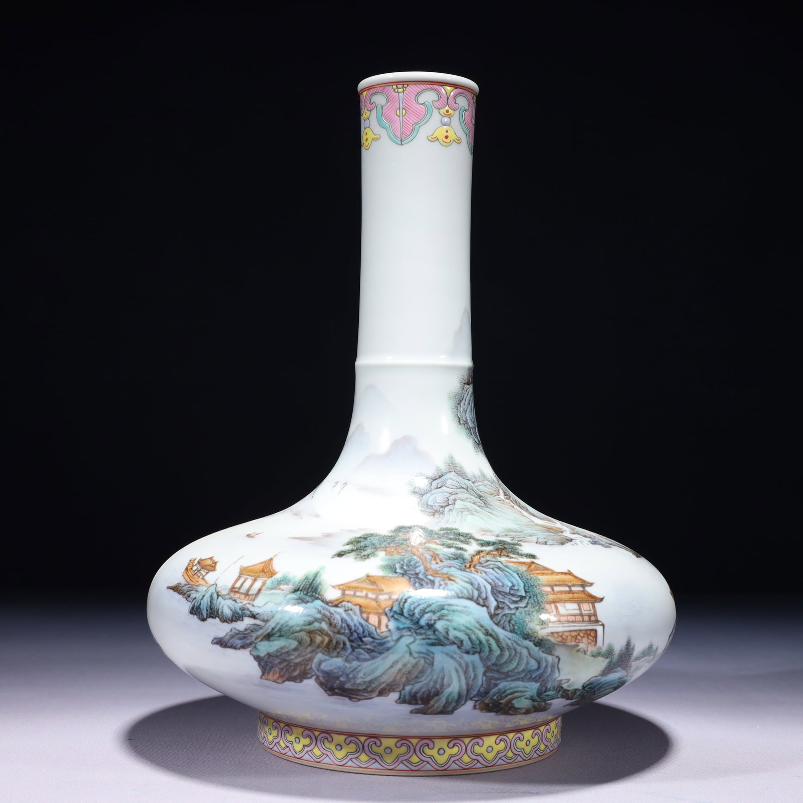 An Exquisite Enamel Landscape Pattern Vase - 5