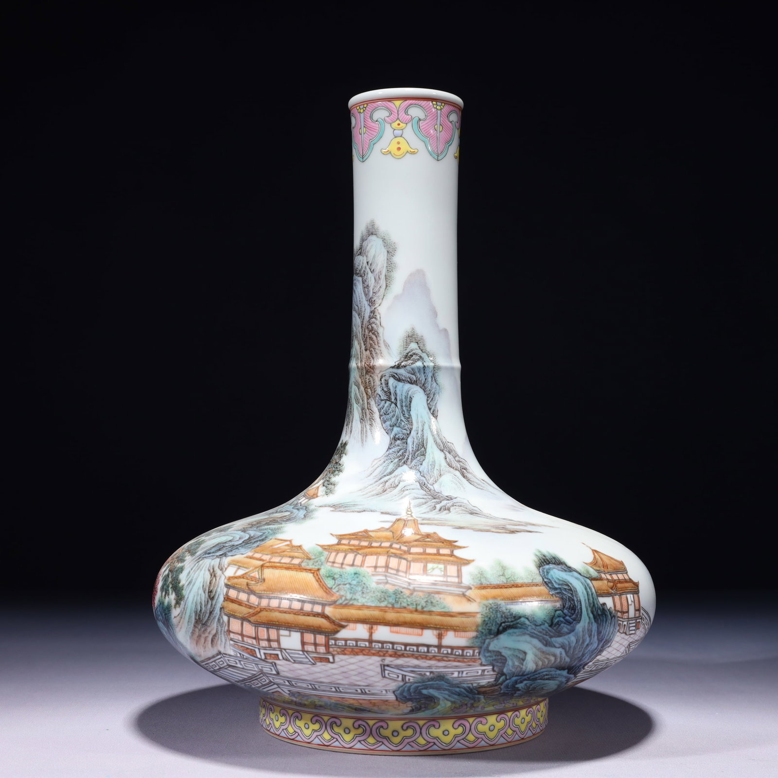 An Exquisite Enamel Landscape Pattern Vase - 7