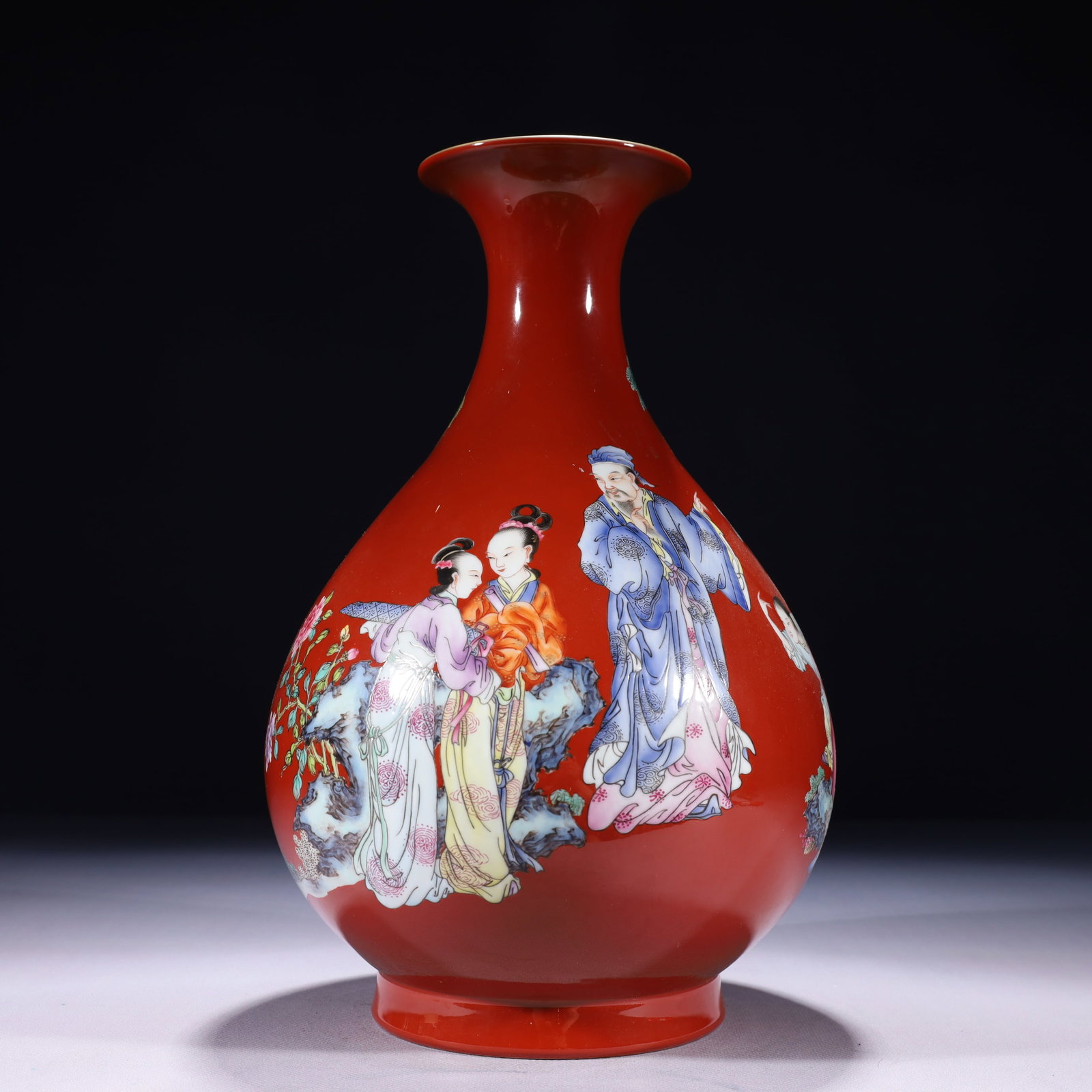 An Exquisite Red Ground Famille-Rose Character and Story Pattern Vase: An Exquisite Red Ground Famille-Rose Character and Story Pattern Vase,Qing Dynasty,China,Yongzheng Six-character Mark,Size:6.7inx12in,Weight:2050g 红地粉彩人物ă