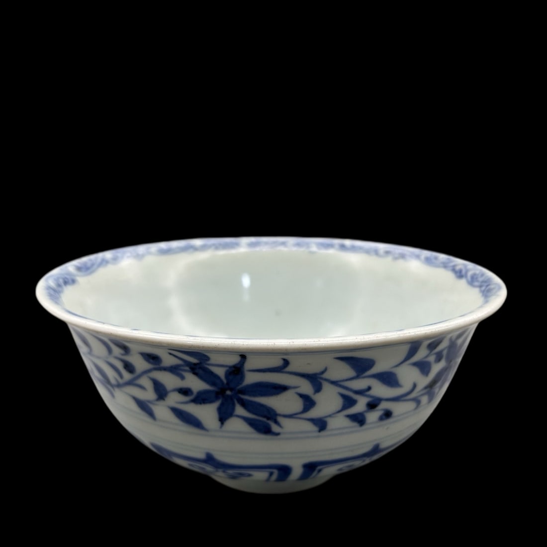 An Exquisite Blue and White Lotus and Mandarin Duck Pattern Bowl: An Exquisite Blue and White Lotus and Mandarin Duck Pattern Bowl,Qing Dynasty,China,Size:3inx6.1in