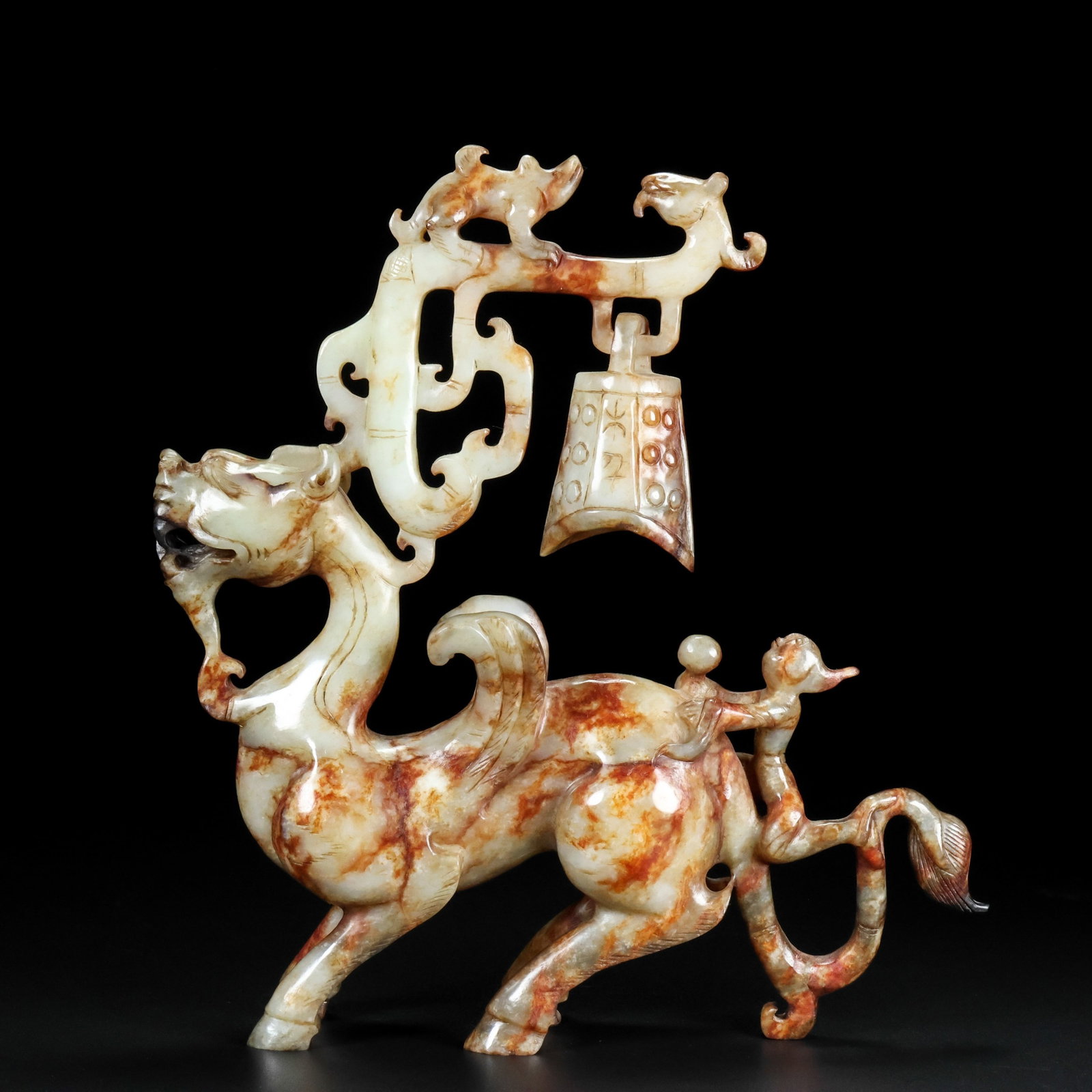 An Exquisite White Jade Dragon Ornament: An Exquisite White Jade Dragon Ornament,Qing Dynasty,China,Size:7.9inx8.3inx2in,Weight:589g 白玉龙摆件,中国清代