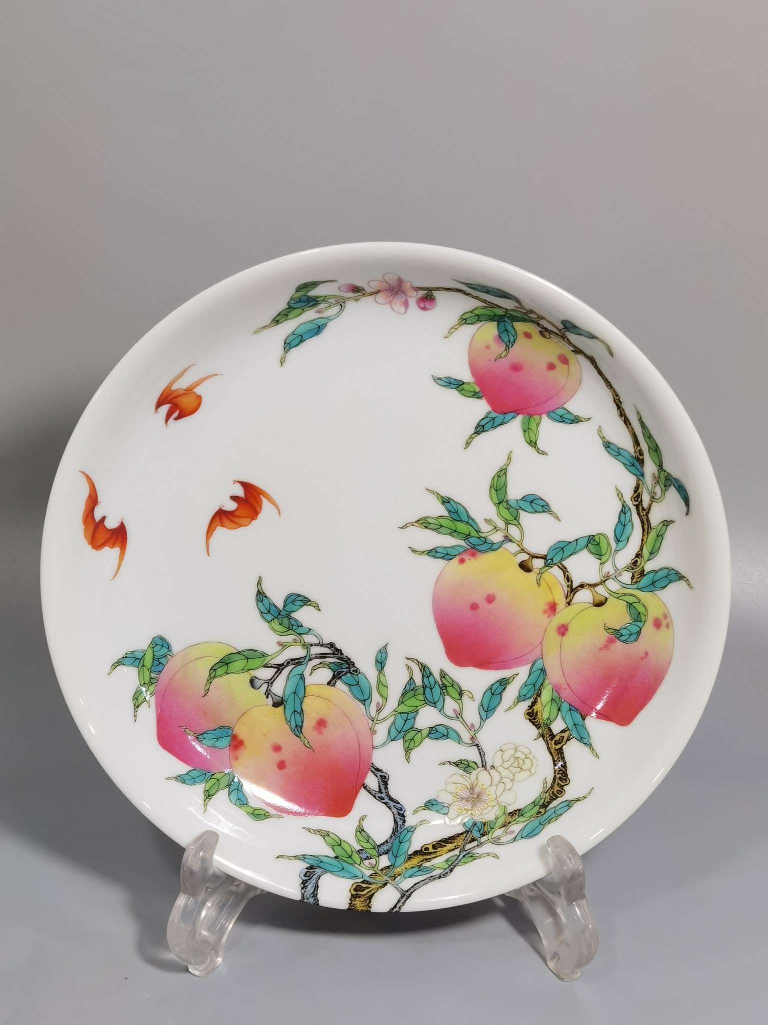 An Exquisite Famille-Rose Bats and Peach Pattern Plate: An Exquisite Famille-Rose Bats and Peach Pattern Plate,Qing Dynasty,China,Yongzheng Six-character Mark,Size:8.1inx1.6in 粉彩蝙蝠桃子纹盘子,中