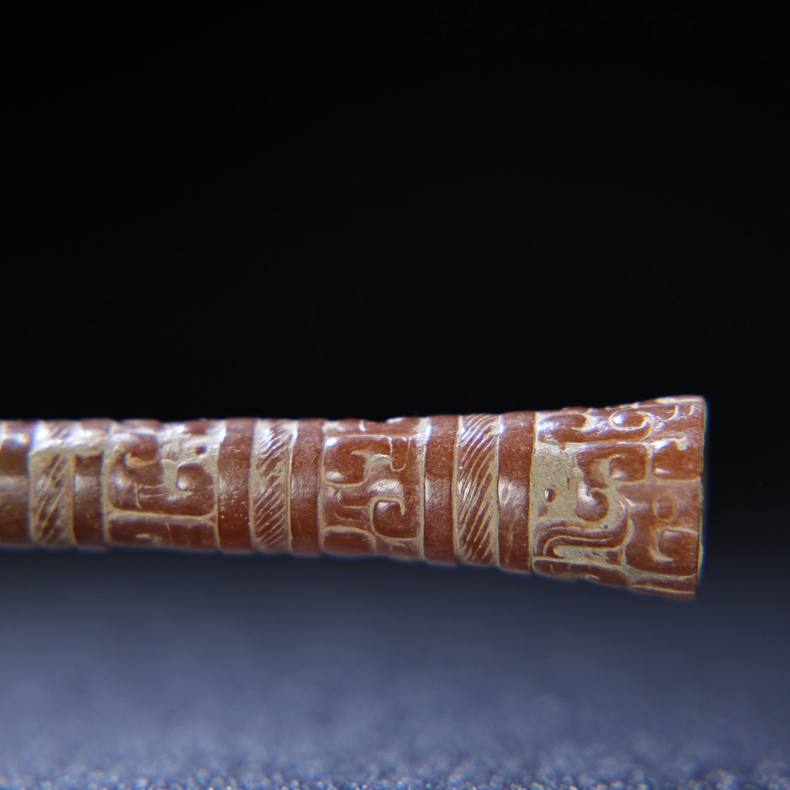An Exquisite Archaic Jade Coronet - 5
