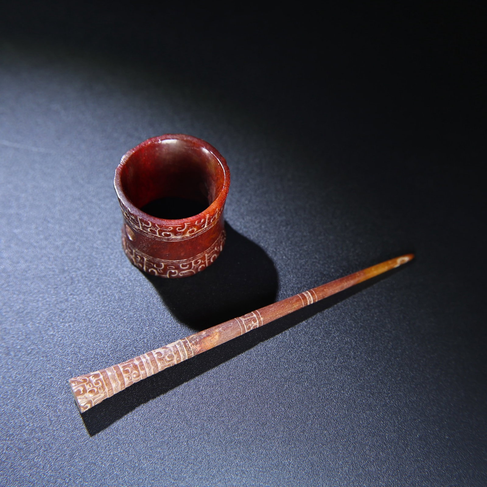 An Exquisite Archaic Jade Coronet - 8