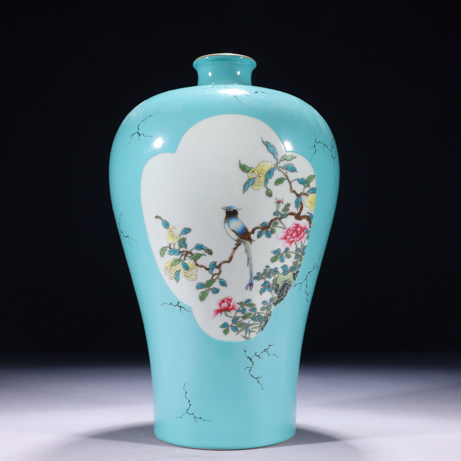 An Exquisite Turquoise Glazed Famille-Rose Painted Gold Flower and Bird Pattern Vase: An Exquisite Turquoise Glazed Famille-Rose Painted Gold Flower and Bird Pattern Vase,Qing Dynasty,China,Yongzheng Six-character Mark,Size:7.1inx13in,Weight:2600g 松石绿釉౴