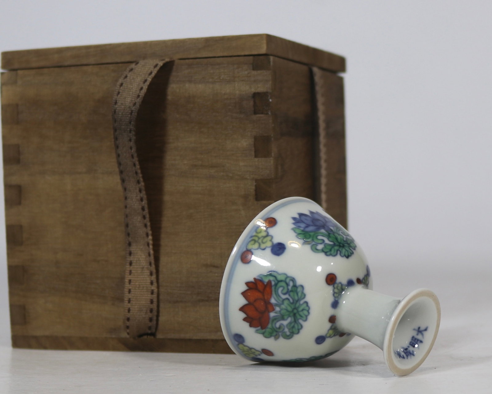 An Exquisite Doucai Flower Pattern Stem Cup - 6