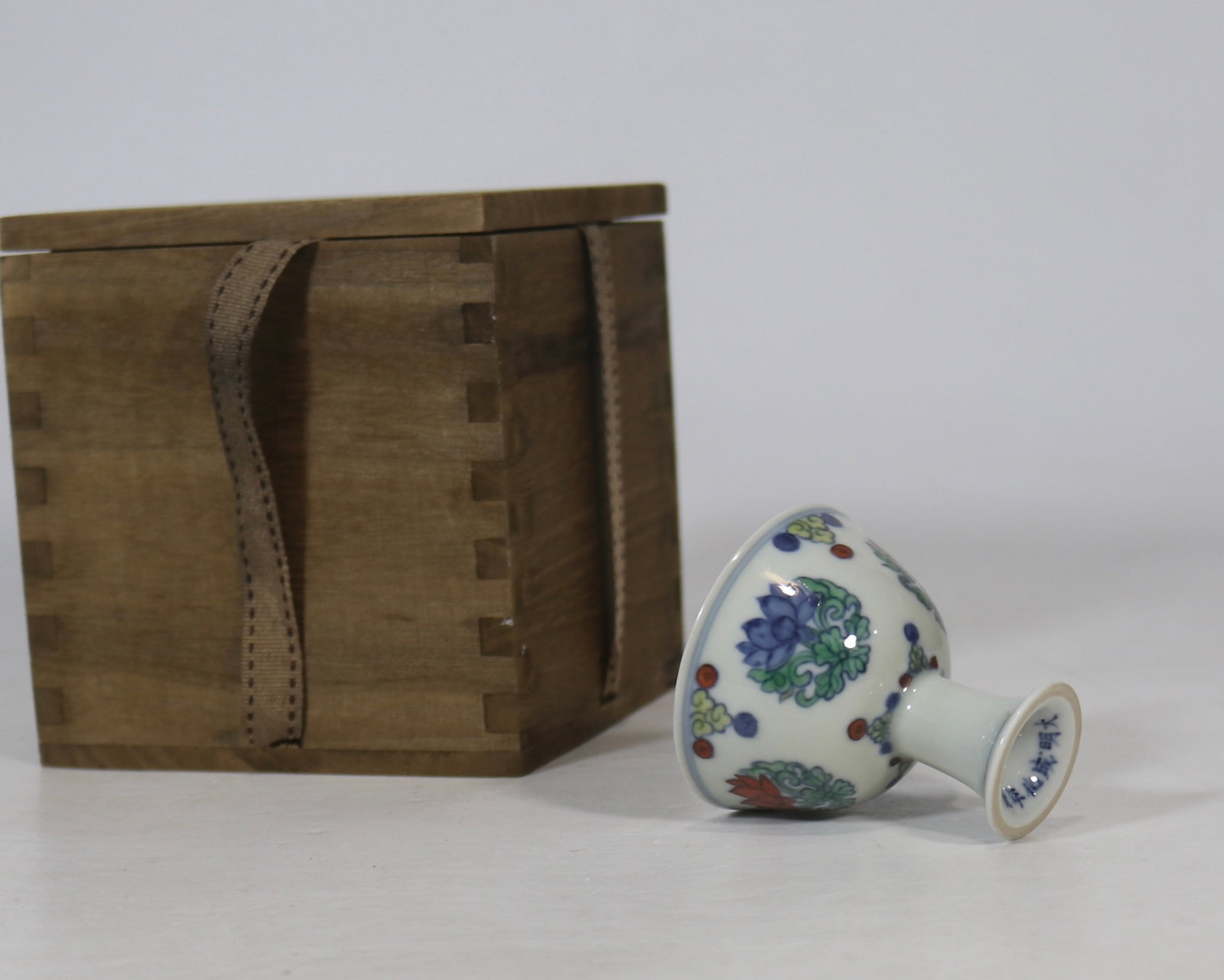 An Exquisite Doucai Flower Pattern Stem Cup - 8