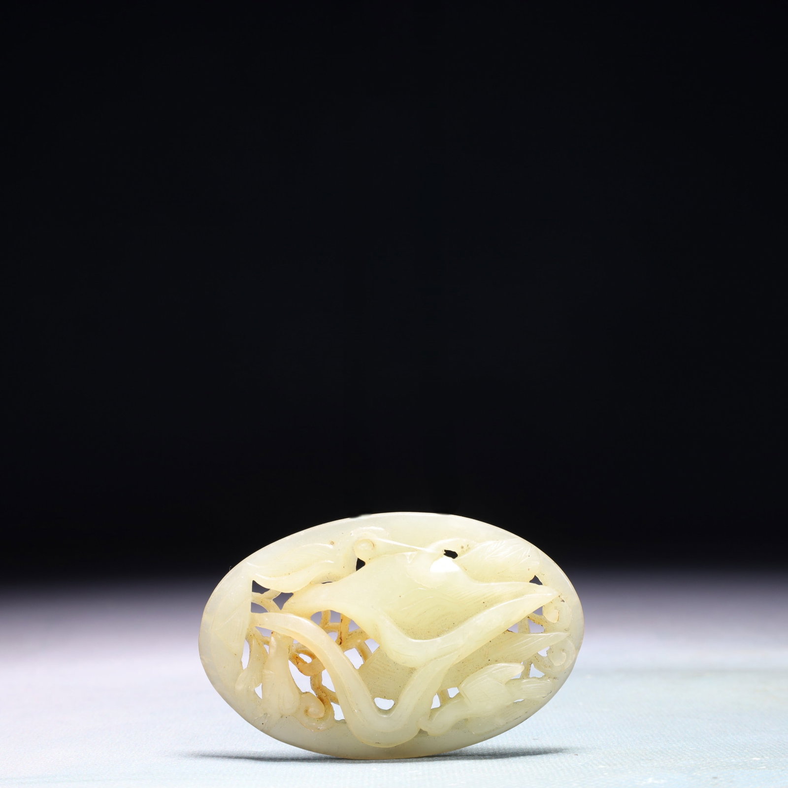 An Exquisite White Jade Goose Pattern Pendant: An Exquisite White Jade Goose Pattern Pendant,Qing Dynasty,China,Size:3inx1.9in,Weight:44.4g 白玉鹅纹佩,中国清代