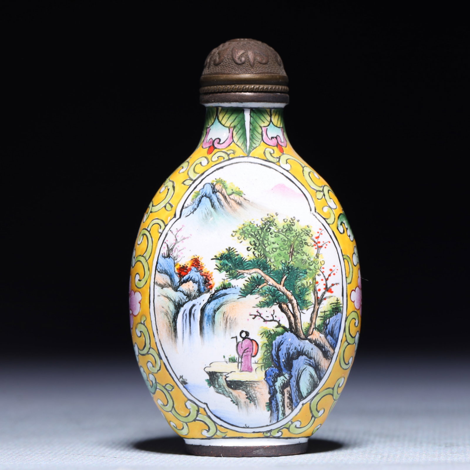 An Exquisite Painted Enamel Landscape and Figure Pattern Snuff Bottle: An Exquisite Painted Enamel Landscape and Figure Pattern Snuff Bottle,Qing Dynasty,China,Qianlong Four-character Mark,Size:1.6inx0.8inx2.8in,Weight:61.3g