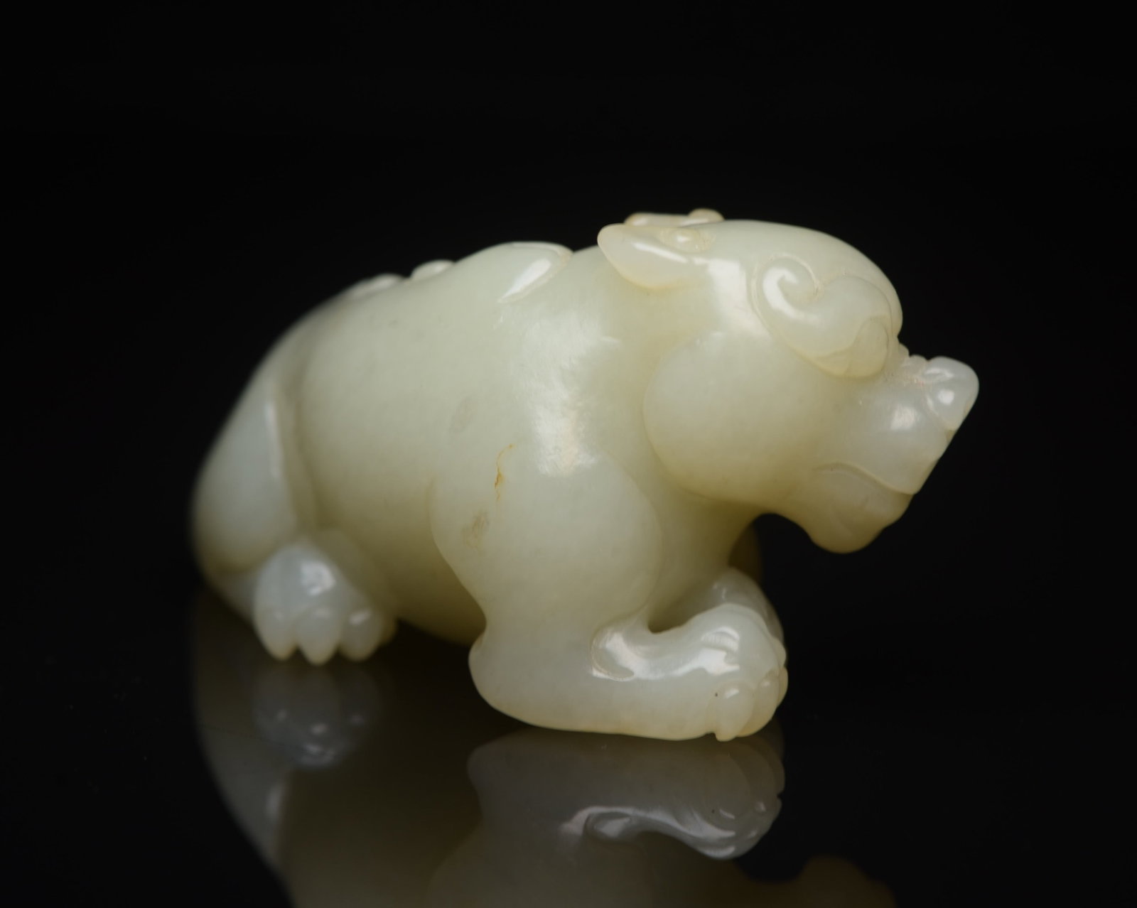 An Exquisite White Jade Auspicious Beast Ornament - 3