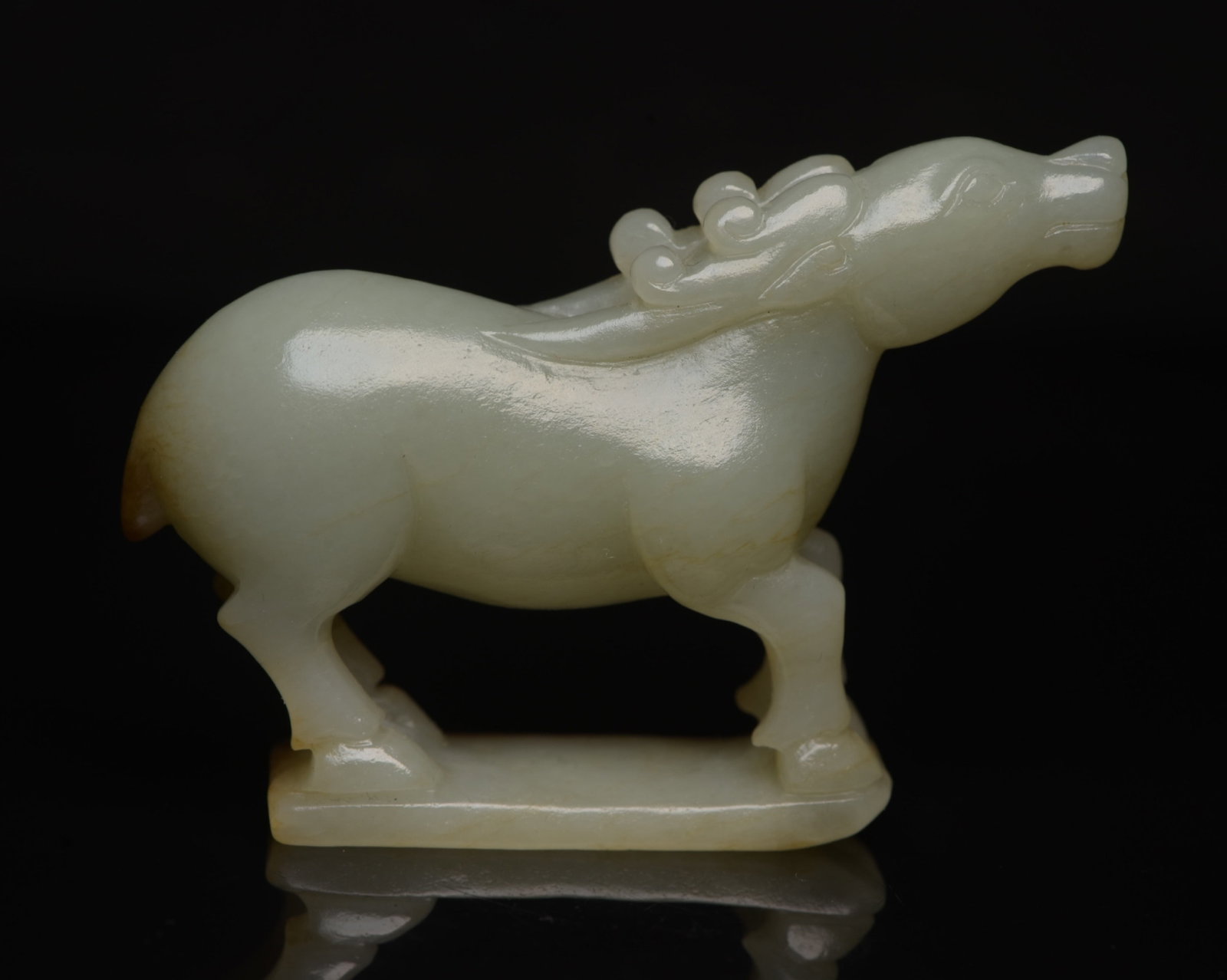 An Exquisite White Jade Deer Ornament: An Exquisite White Jade Deer Ornament,Qing Dynasty,China,Size:3.1inx2.1inx0.7in,Weight:83g 白玉鹿摆件,中国清代