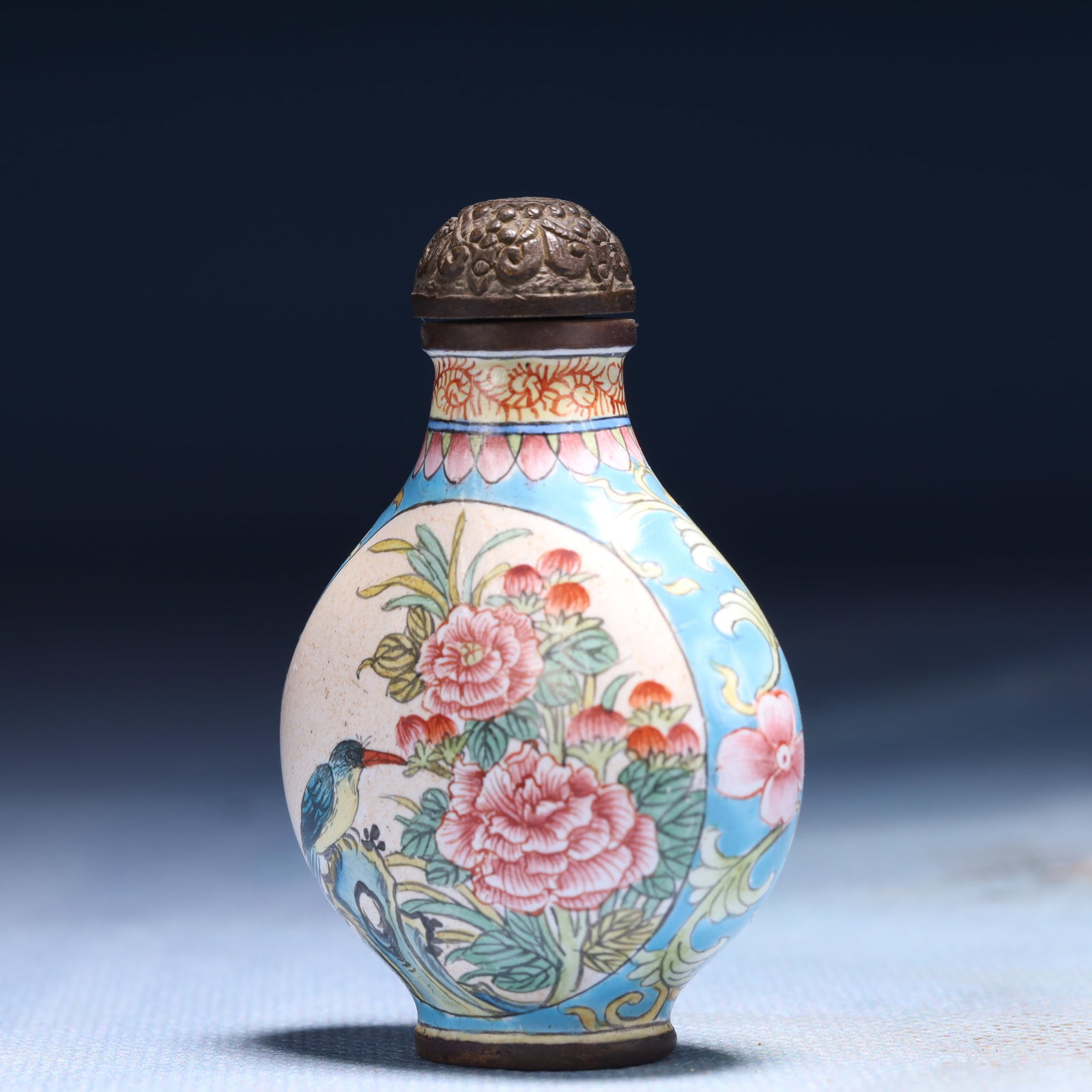 An Exquisite Enamel Landscape Pattern Snuff Bottle - 2