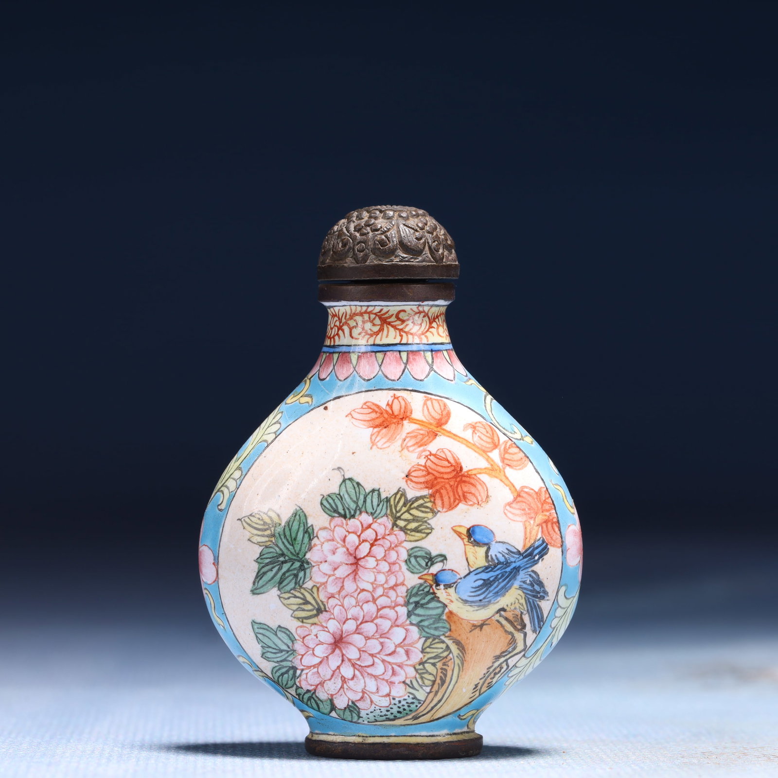 An Exquisite Enamel Landscape Pattern Snuff Bottle - 4
