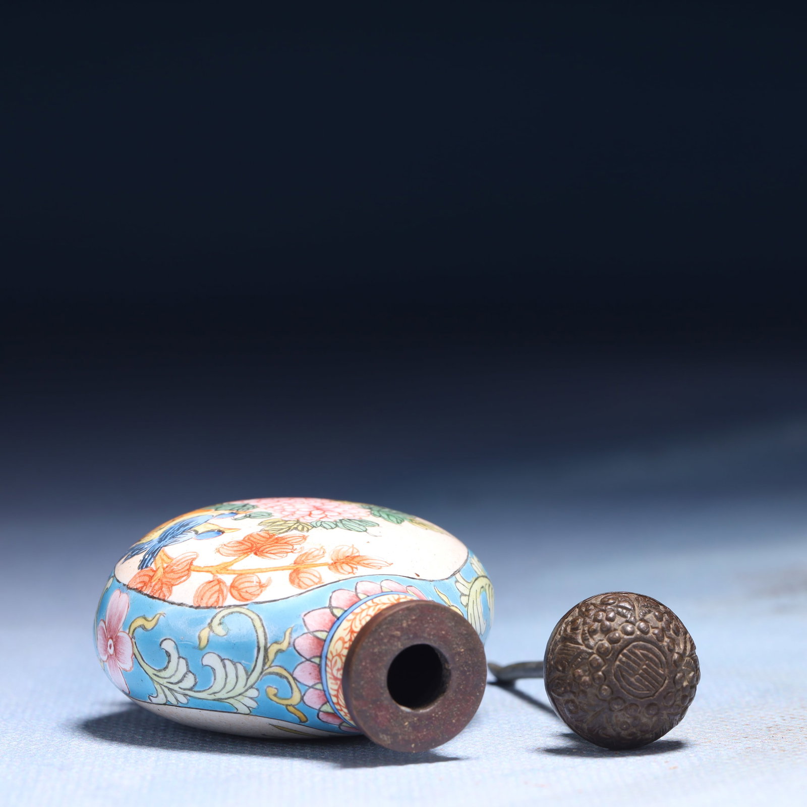 An Exquisite Enamel Landscape Pattern Snuff Bottle - 6