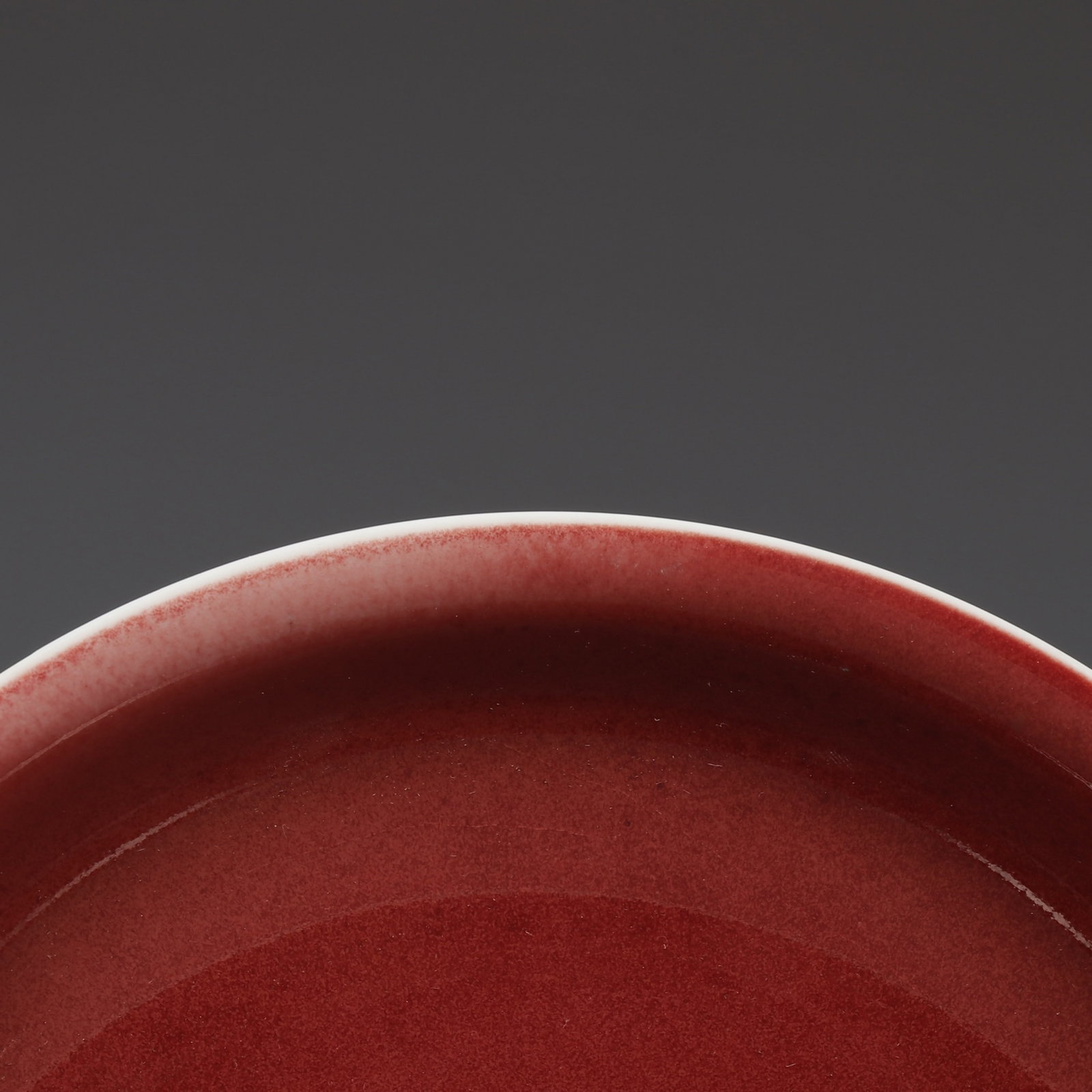 An Exquisite Ruby red-Glazed Plate - 3