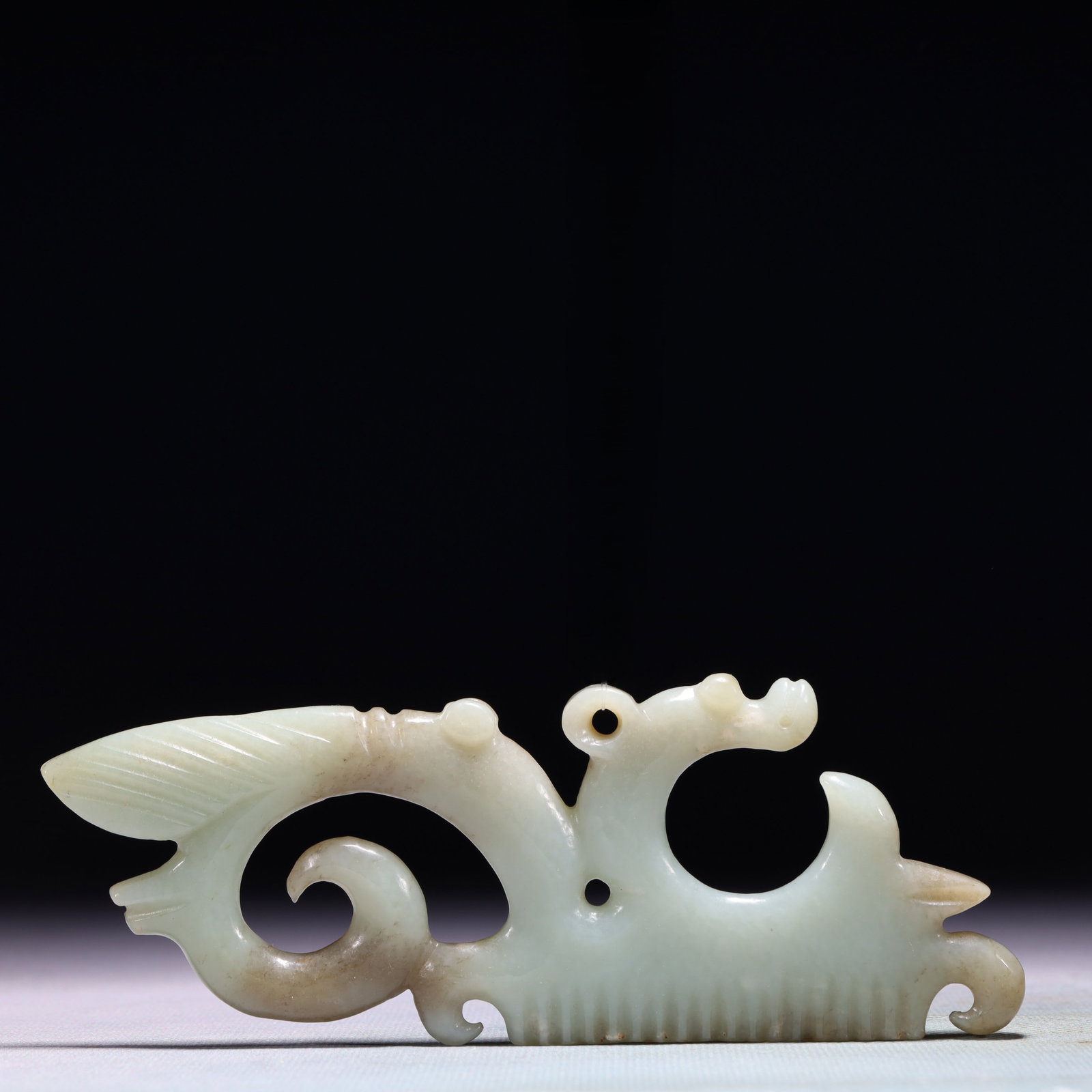 An Exquisite White Jade Cicada Pendant: An Exquisite White Jade Cicada Pendant,Qing Dynasty,China,Size:5.9inx2.2in,Weight:350g 白玉蝉挂件,中国清代