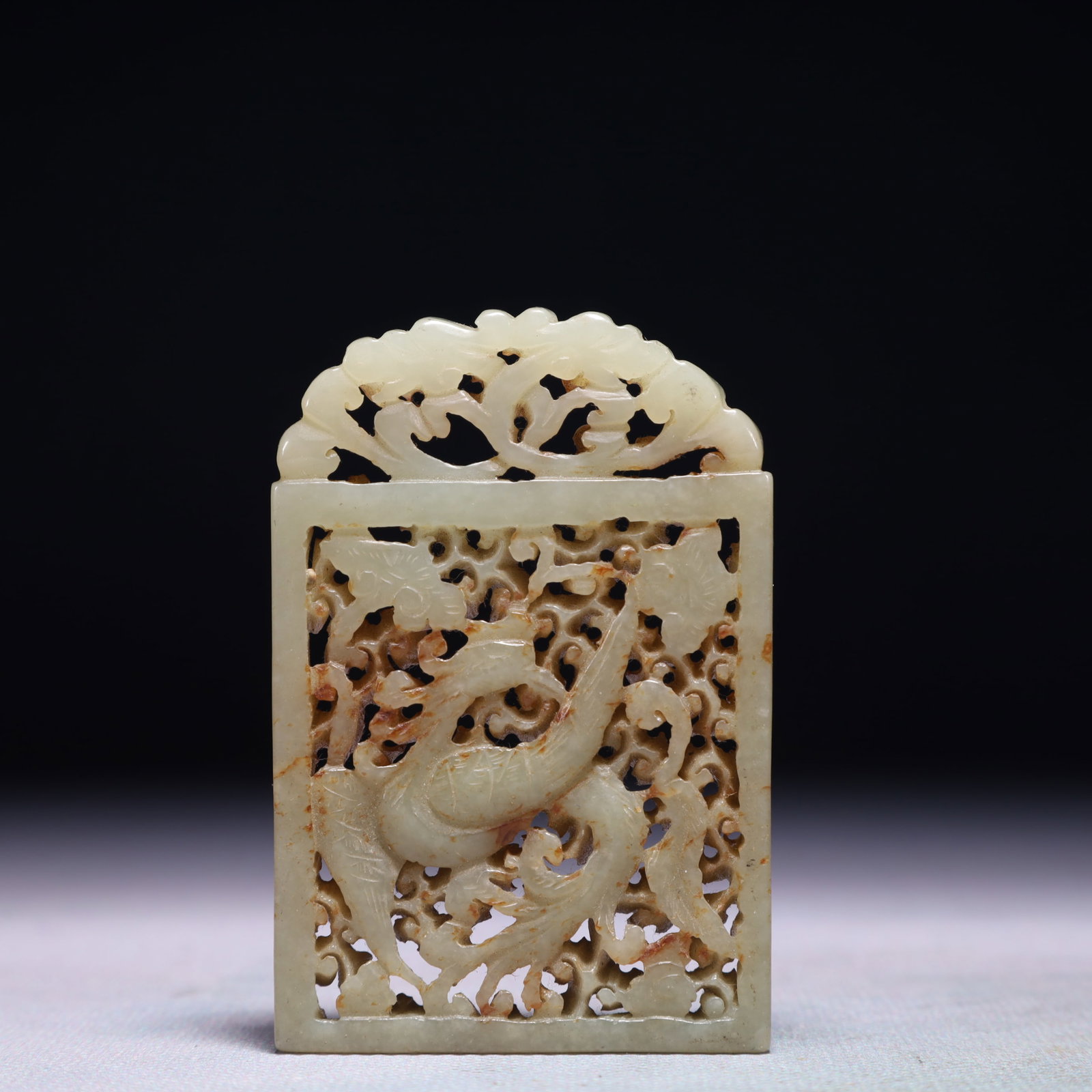 An Exquisite White Jade Flower and Phoenix Pattern Pendant: An Exquisite White Jade Flower and Phoenix Pattern Pendant,Qing Dynasty,China,Size:2inx2.8in,Weight:71g 白玉花卉凤纹挂件,中国清代